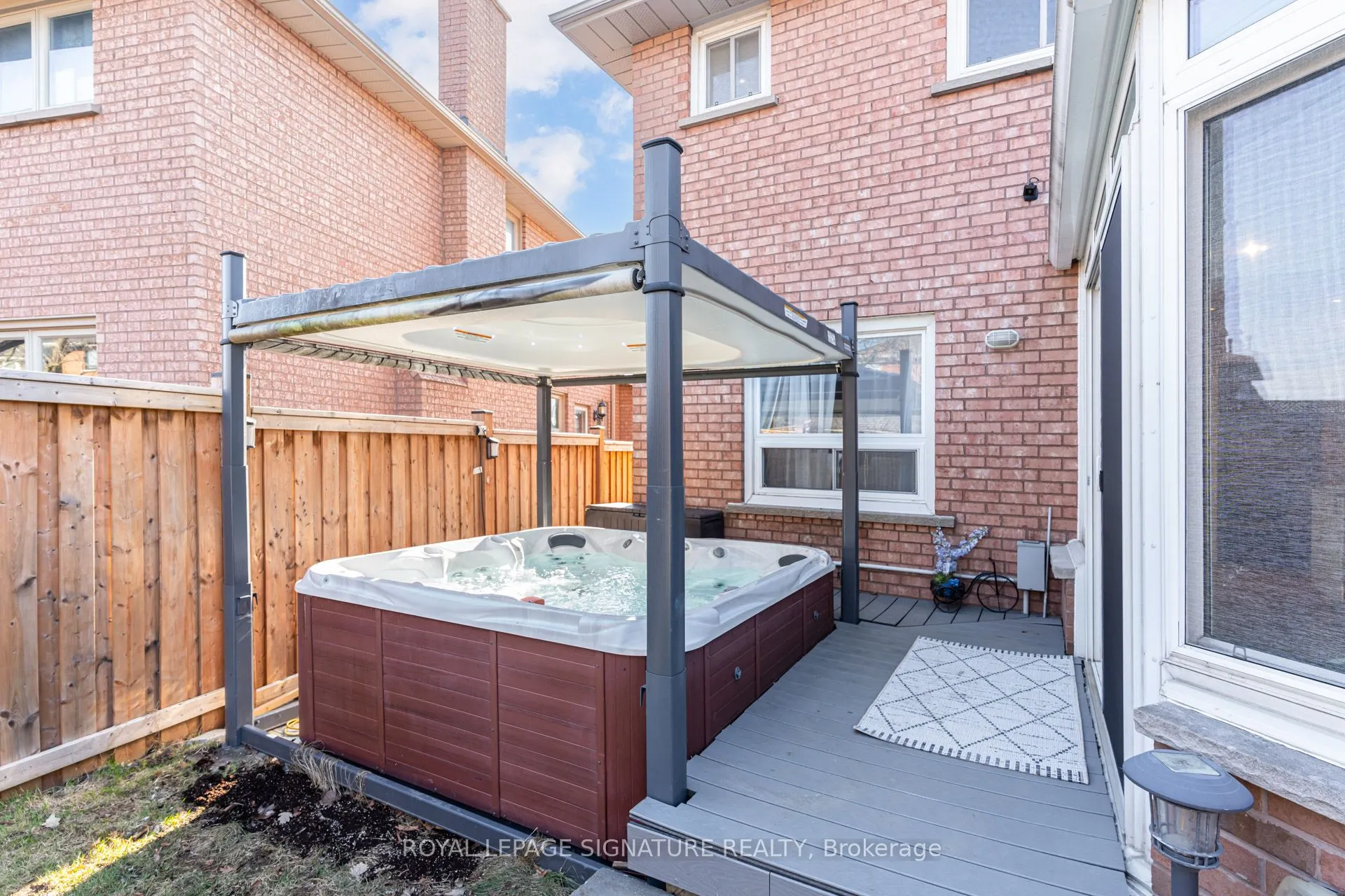 5 Longhouse Street
