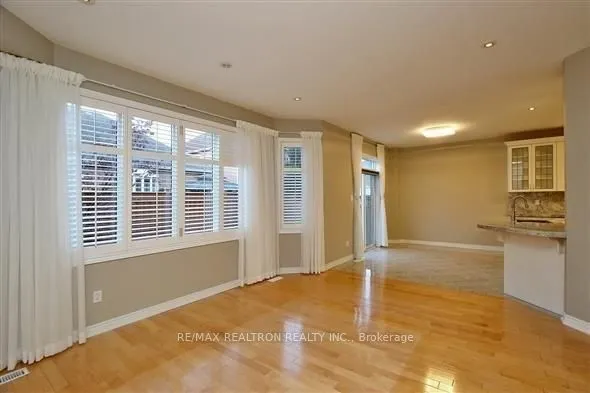22 St Urbain Drive