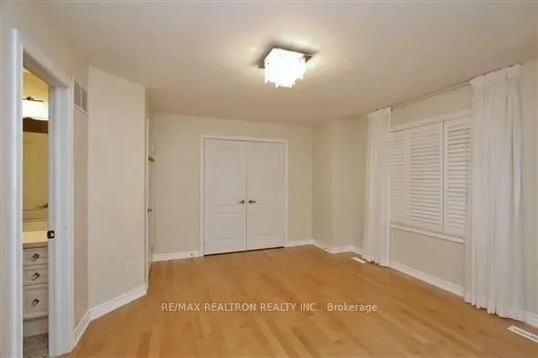 22 St Urbain Drive