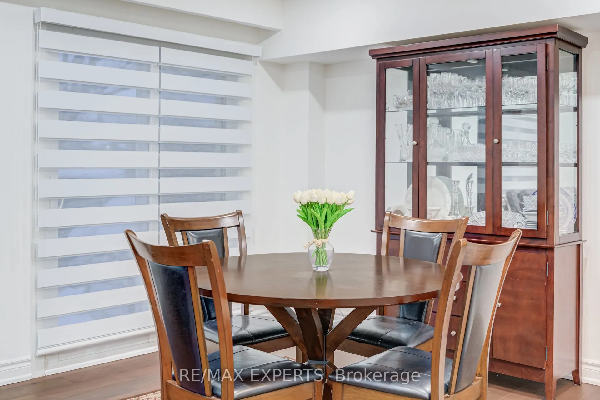 10 Knightsbridge Way #5