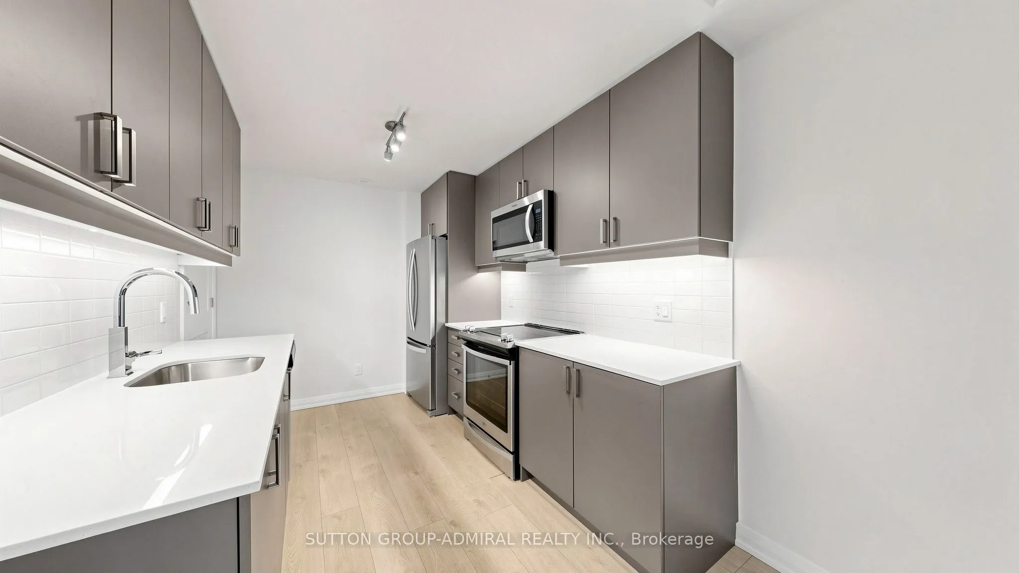 1020 Portage Parkway #TH 42