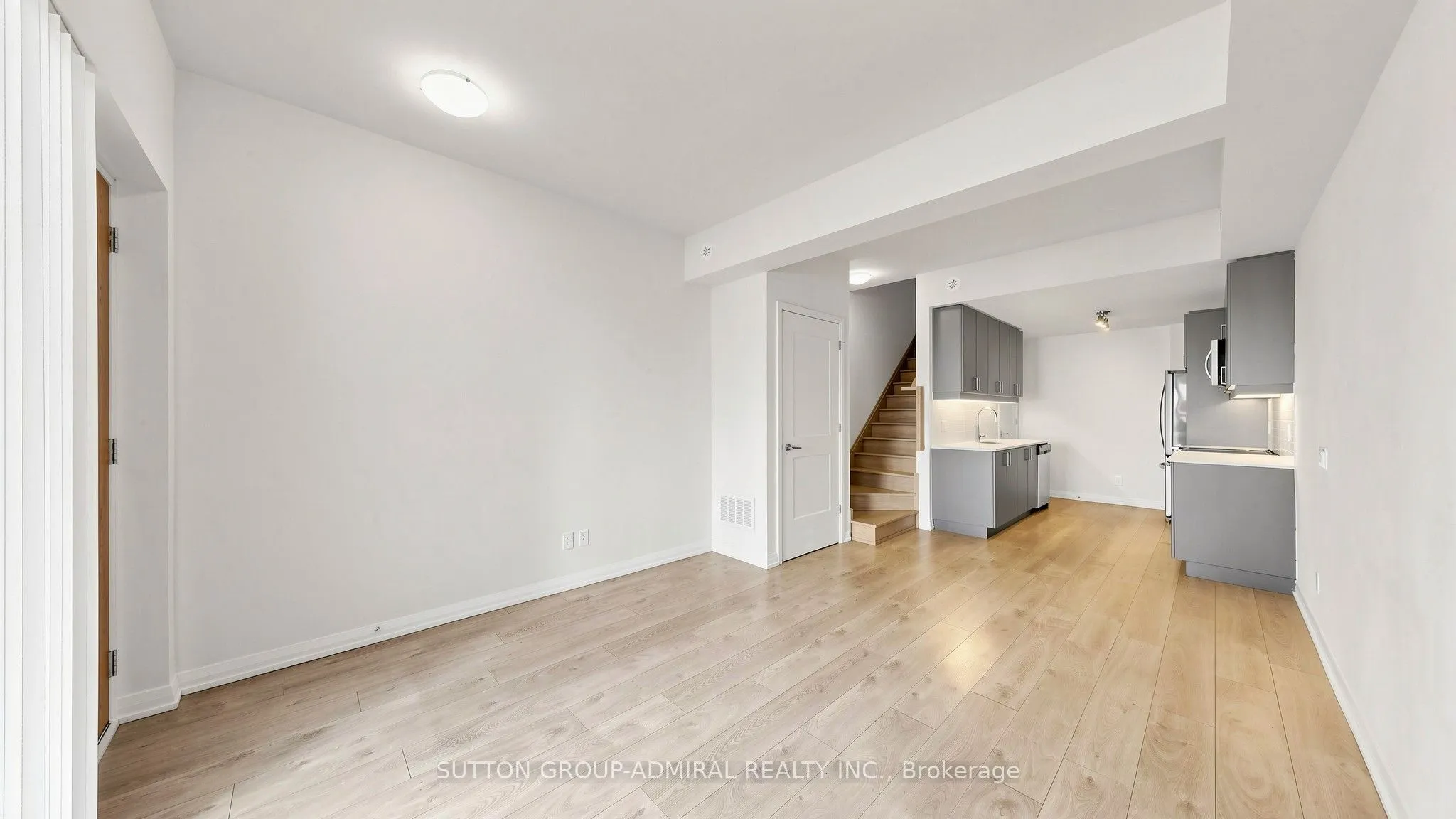 1020 Portage Parkway #TH 42