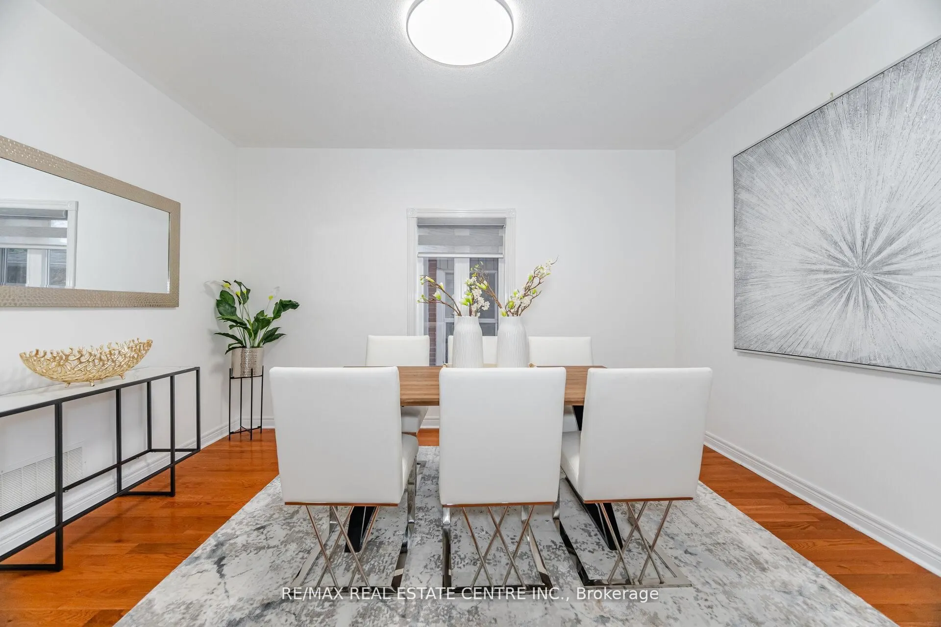 24 Futura Avenue