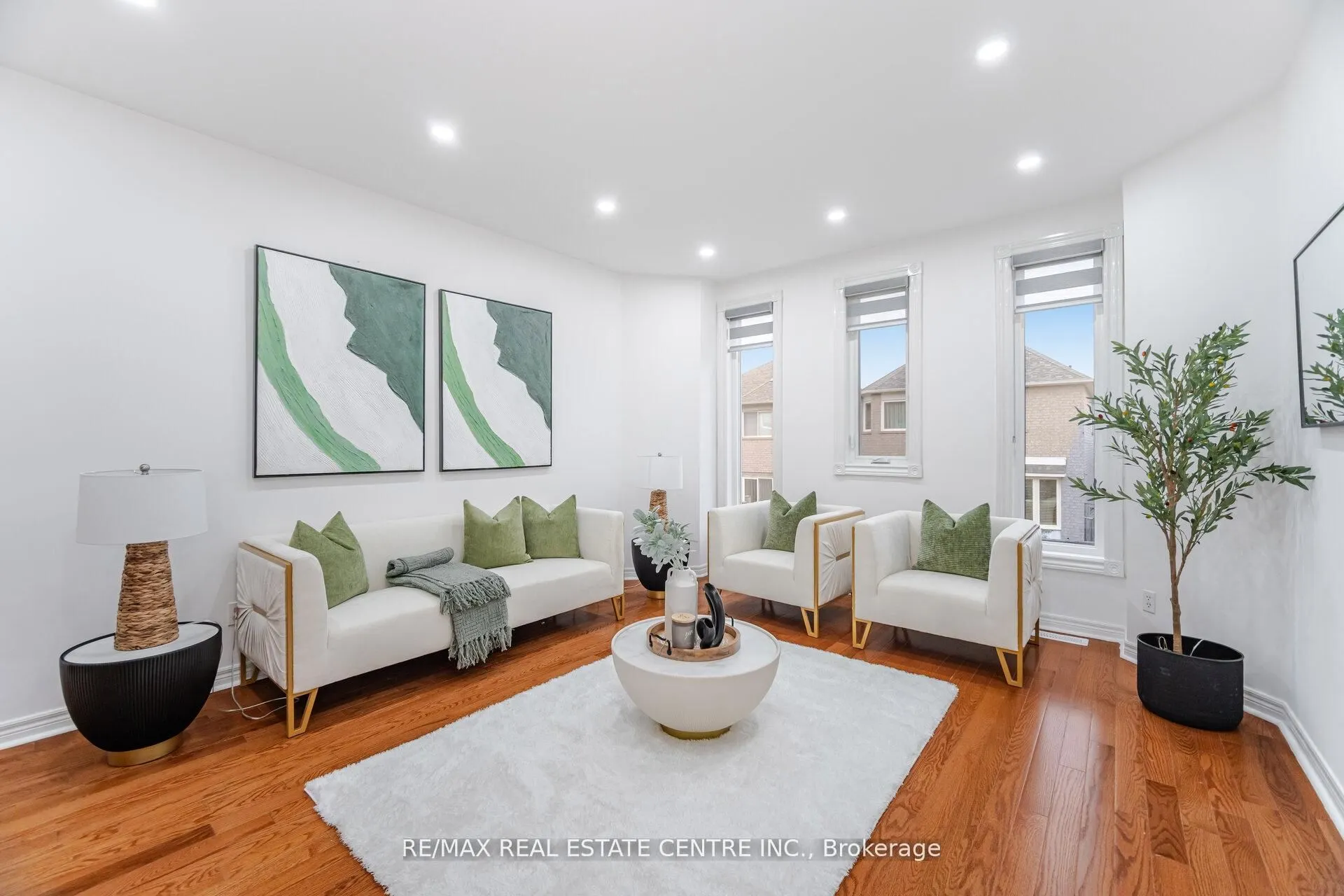 24 Futura Avenue