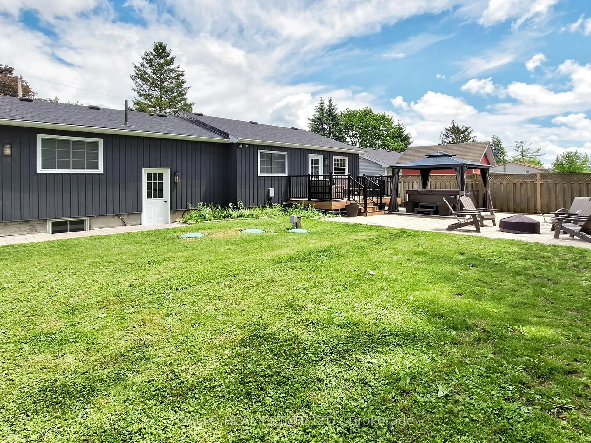 36 Elmvale Boulevard