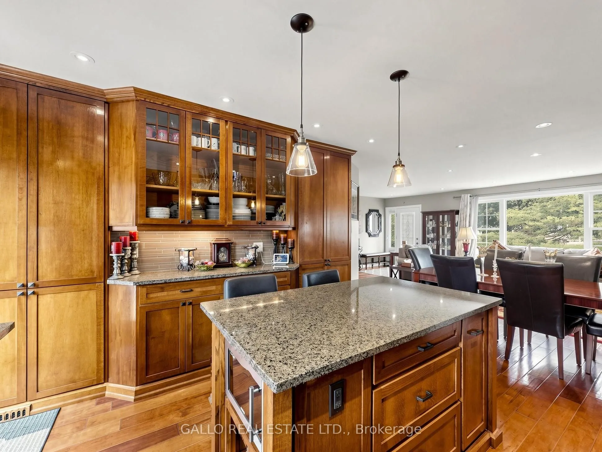 36 Elmvale Boulevard