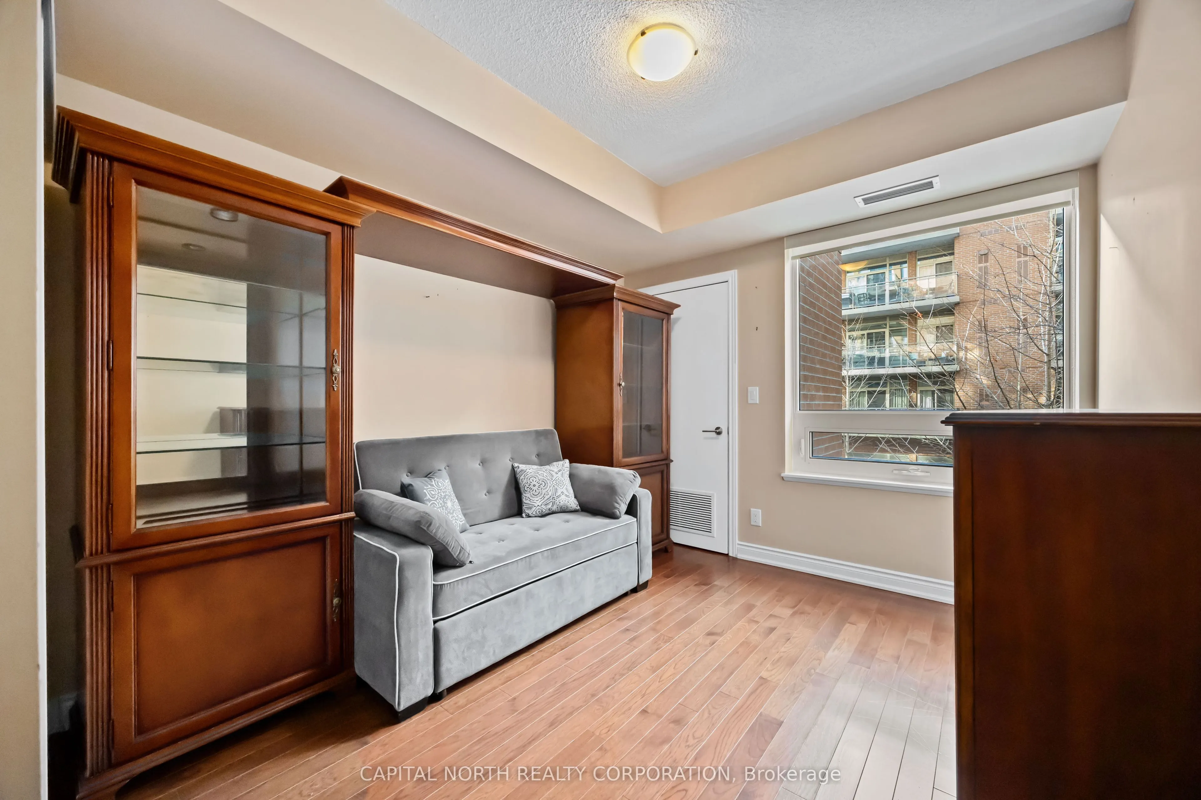 281 Woodbridge Avenue #242