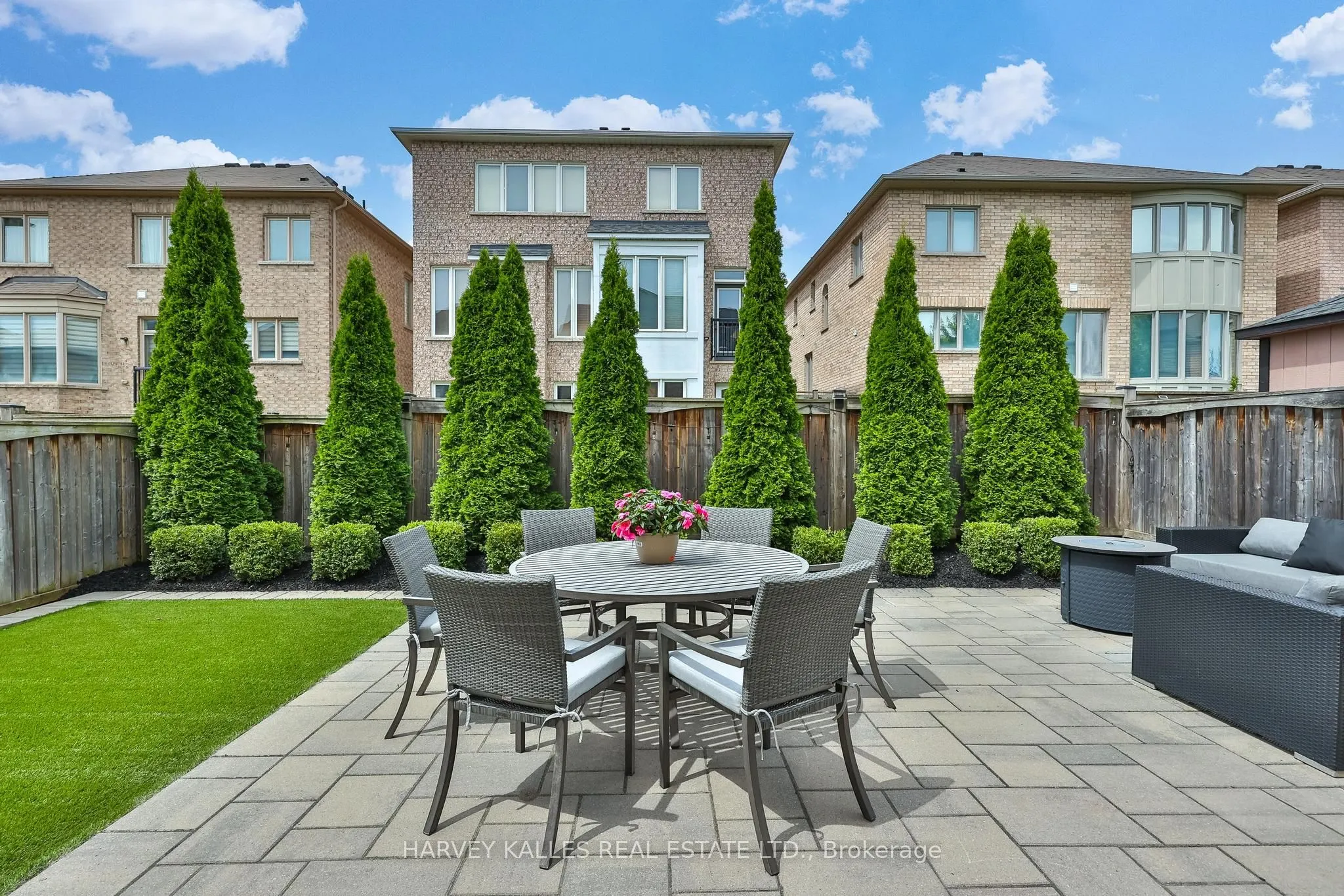 46 Grayleaf Drive
