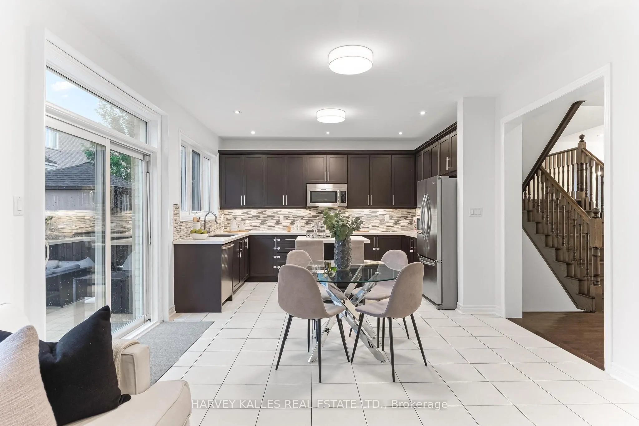 46 Grayleaf Drive
