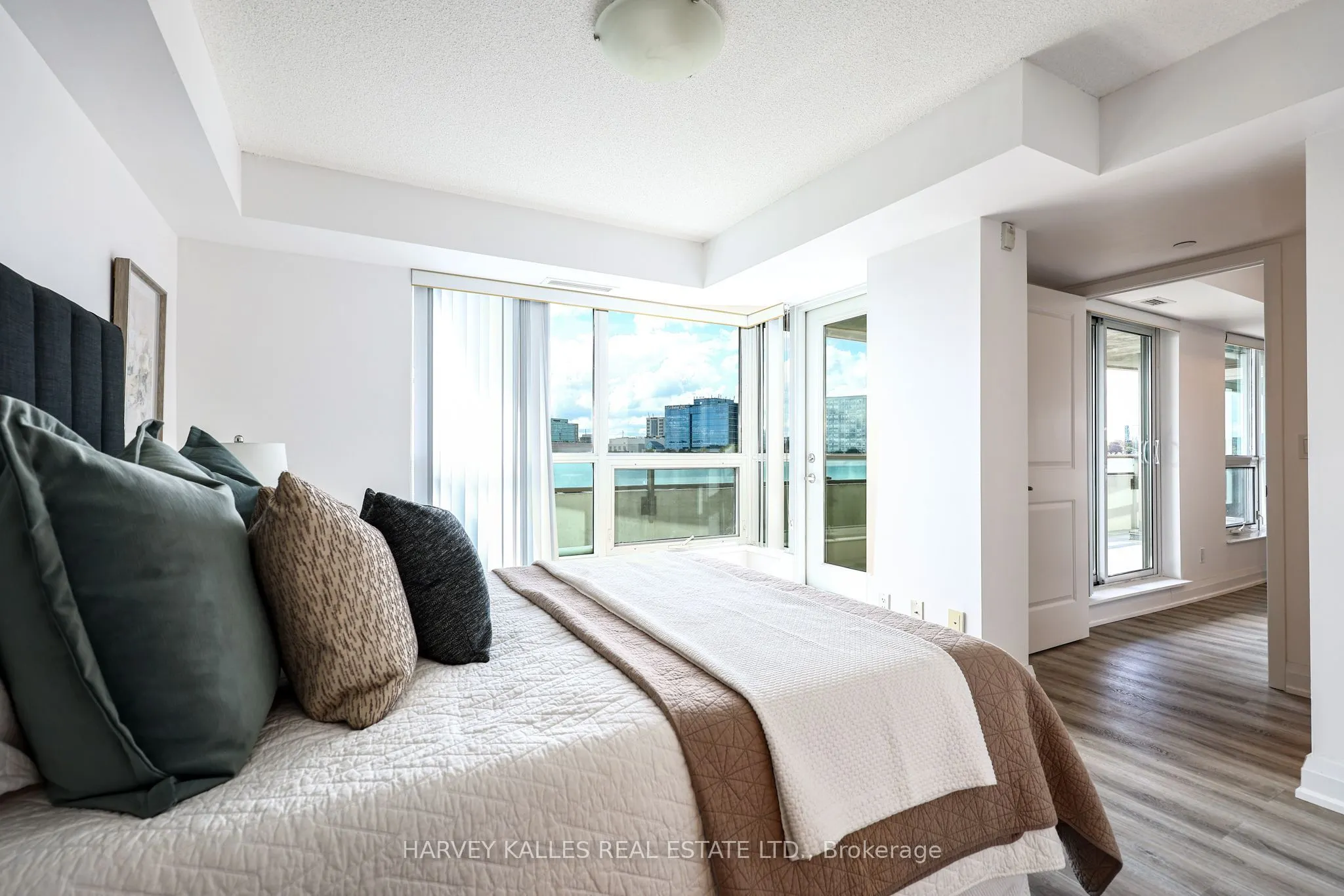 75 Norman Bethune Avenue #317