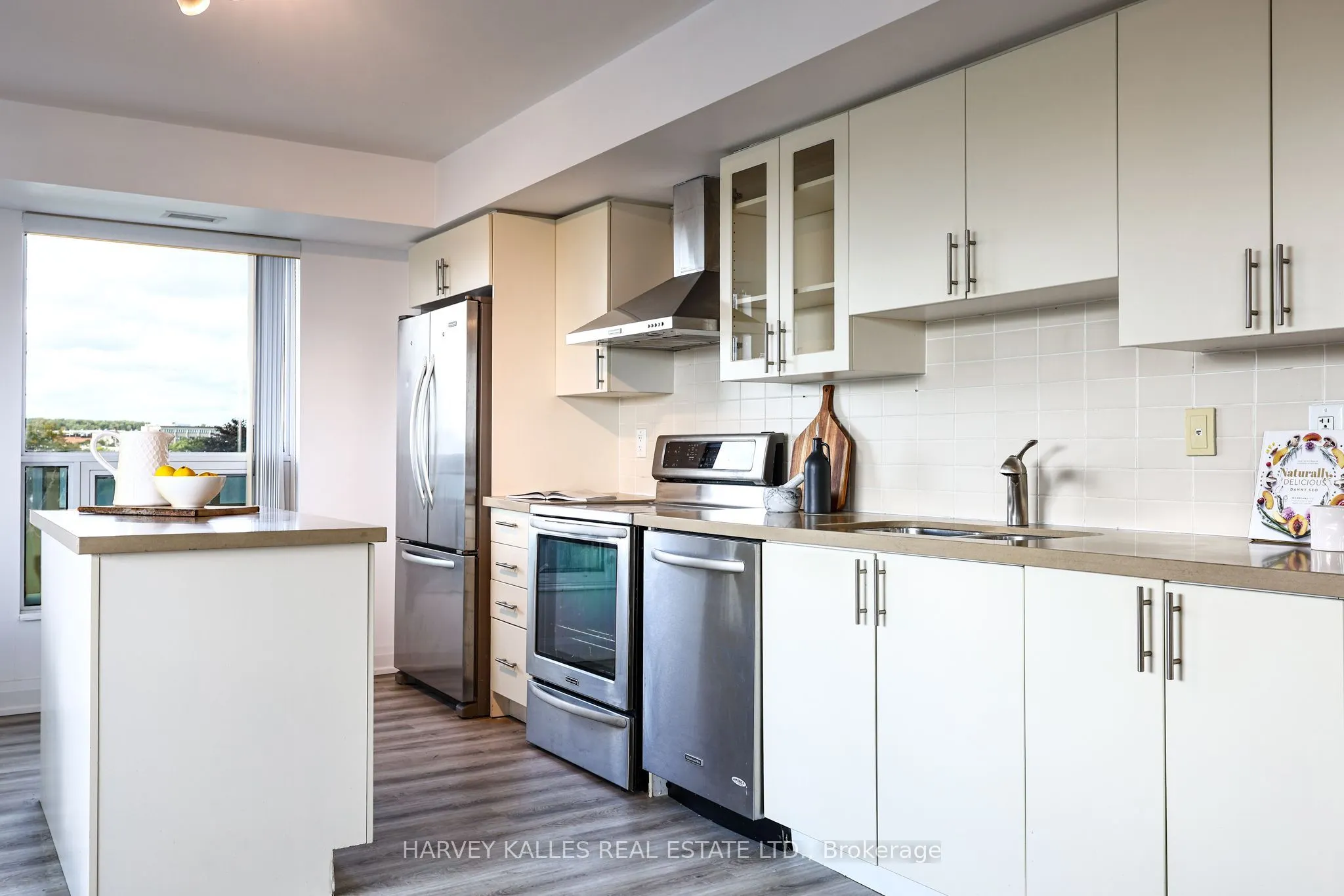 75 Norman Bethune Avenue #317