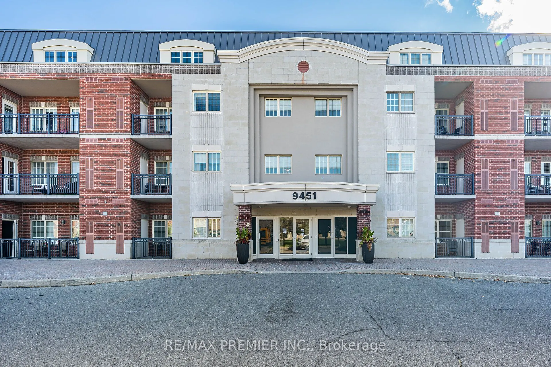 9451 Jane Street #304