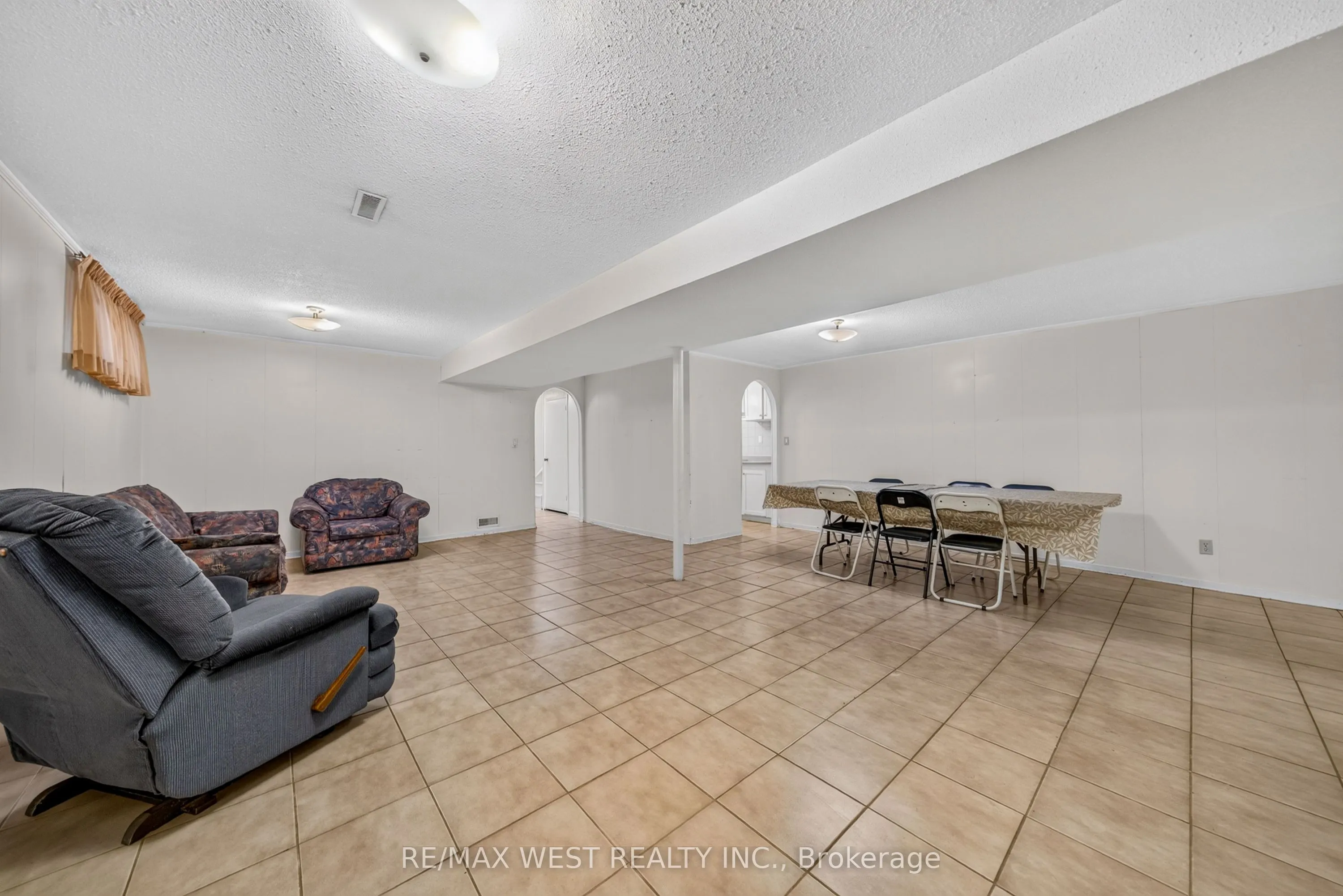 18 Pheasant Valley Court