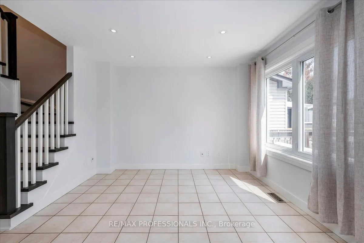 10 Corrie Crescent