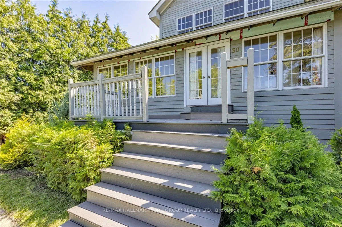 311 Lake Drive N