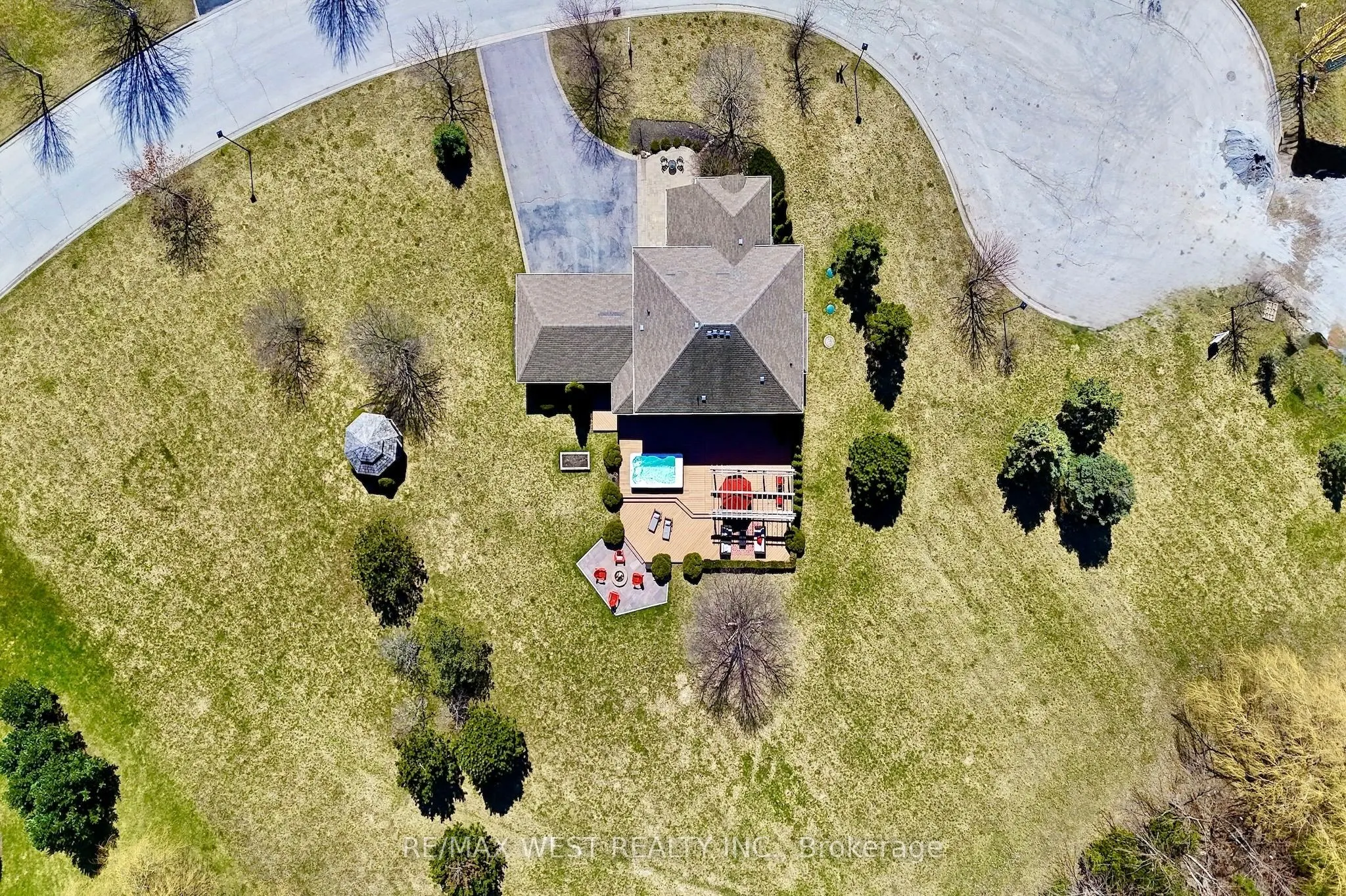 10 Farmcrest Court