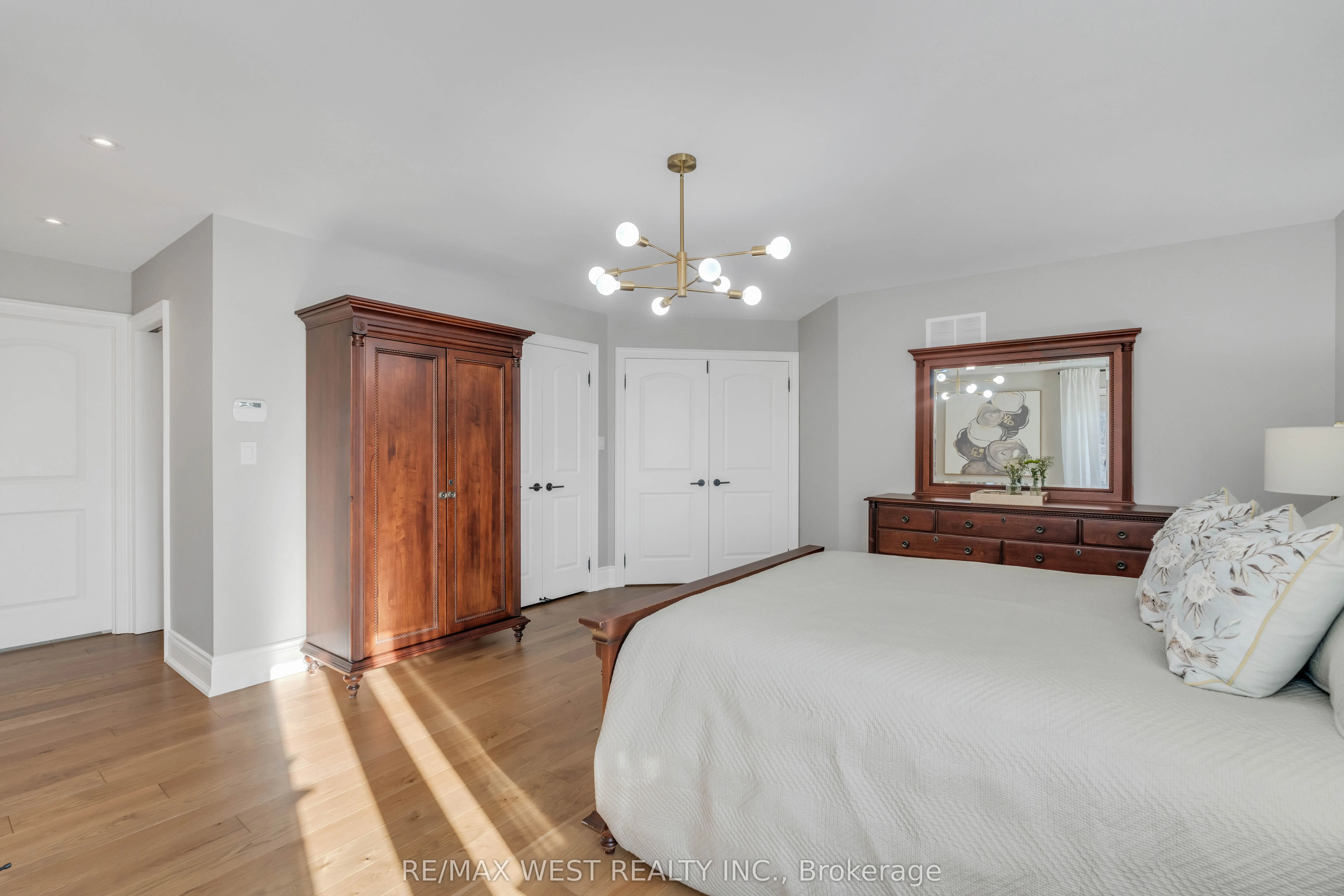 10 Farmcrest Court