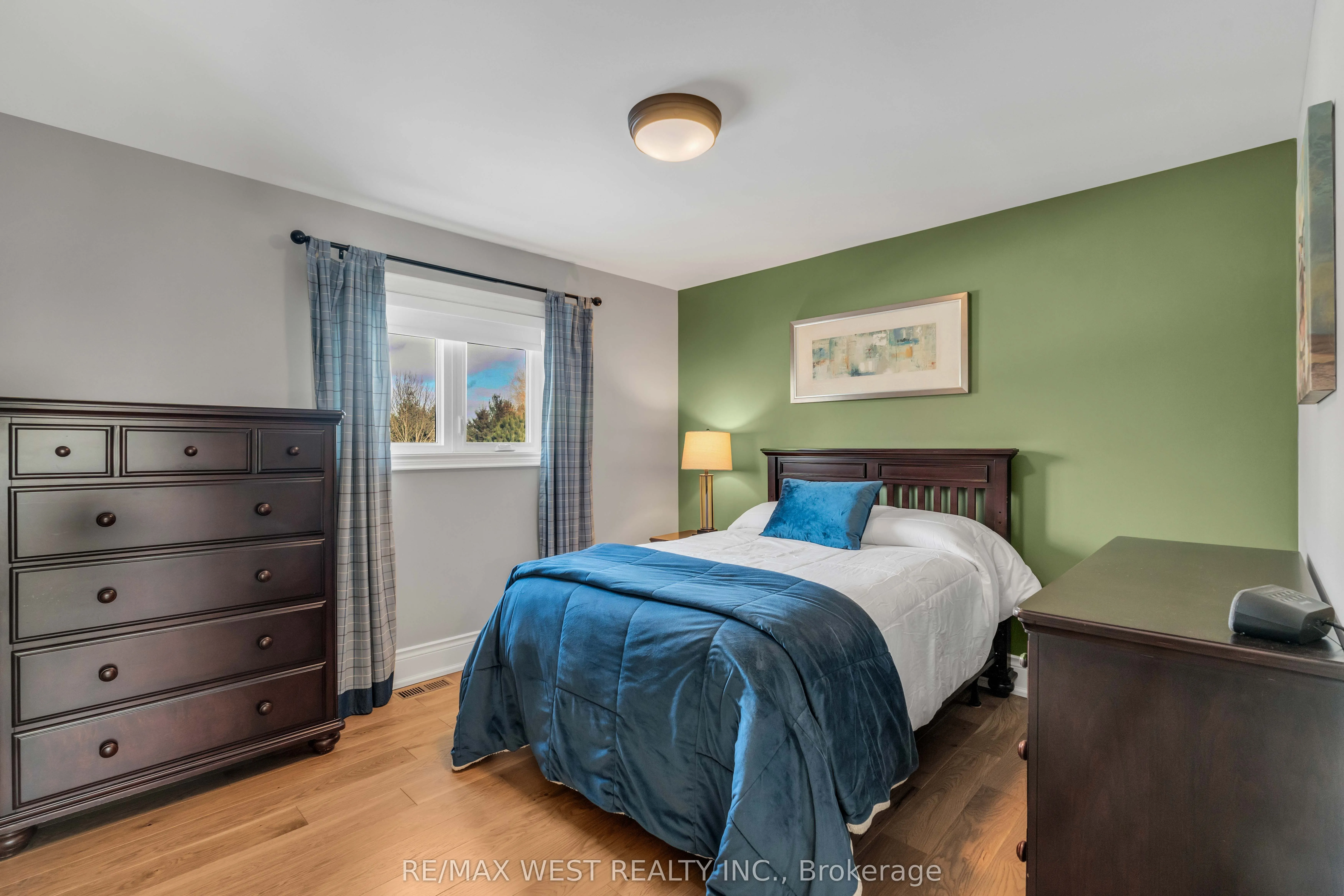 10 Farmcrest Court