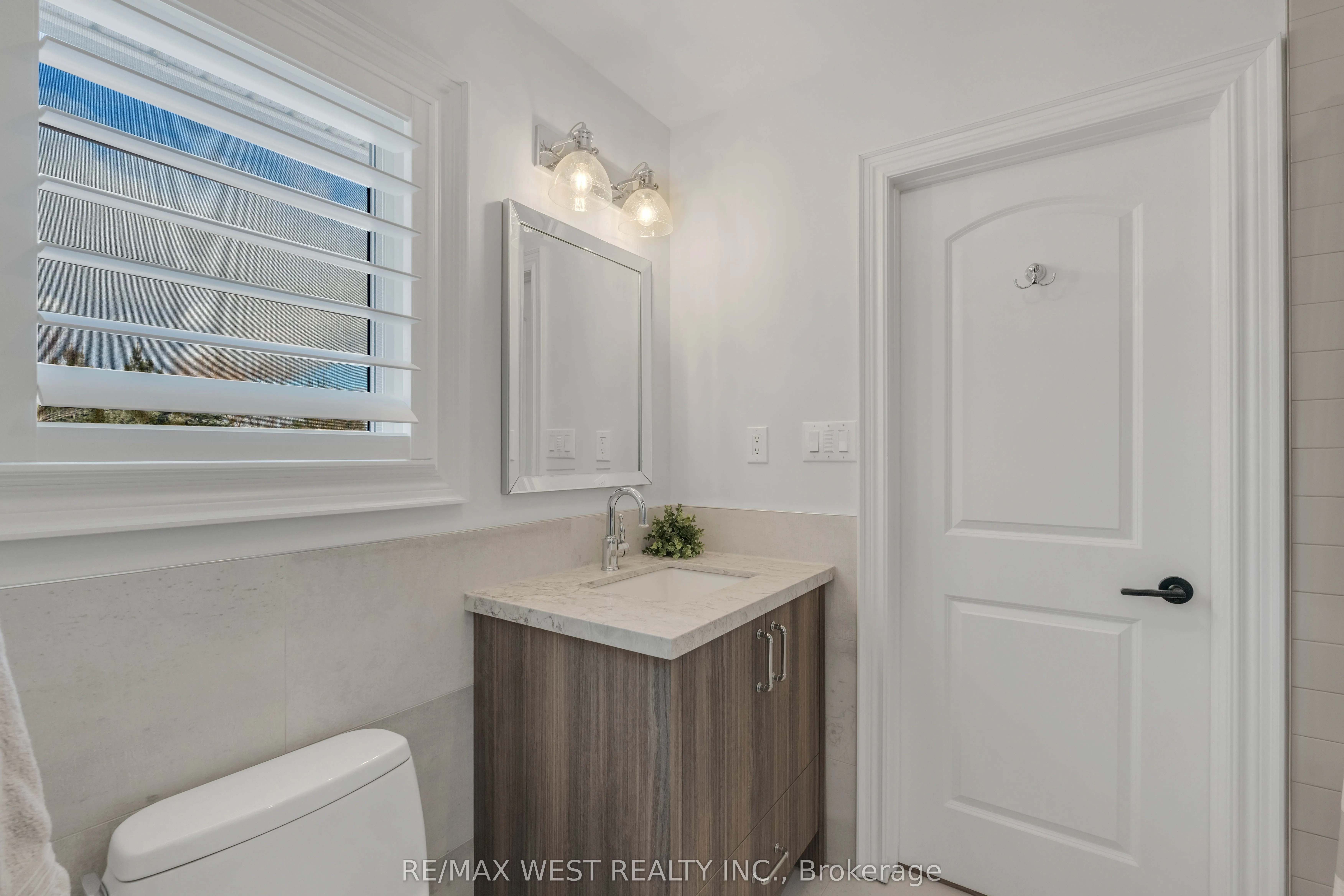 10 Farmcrest Court
