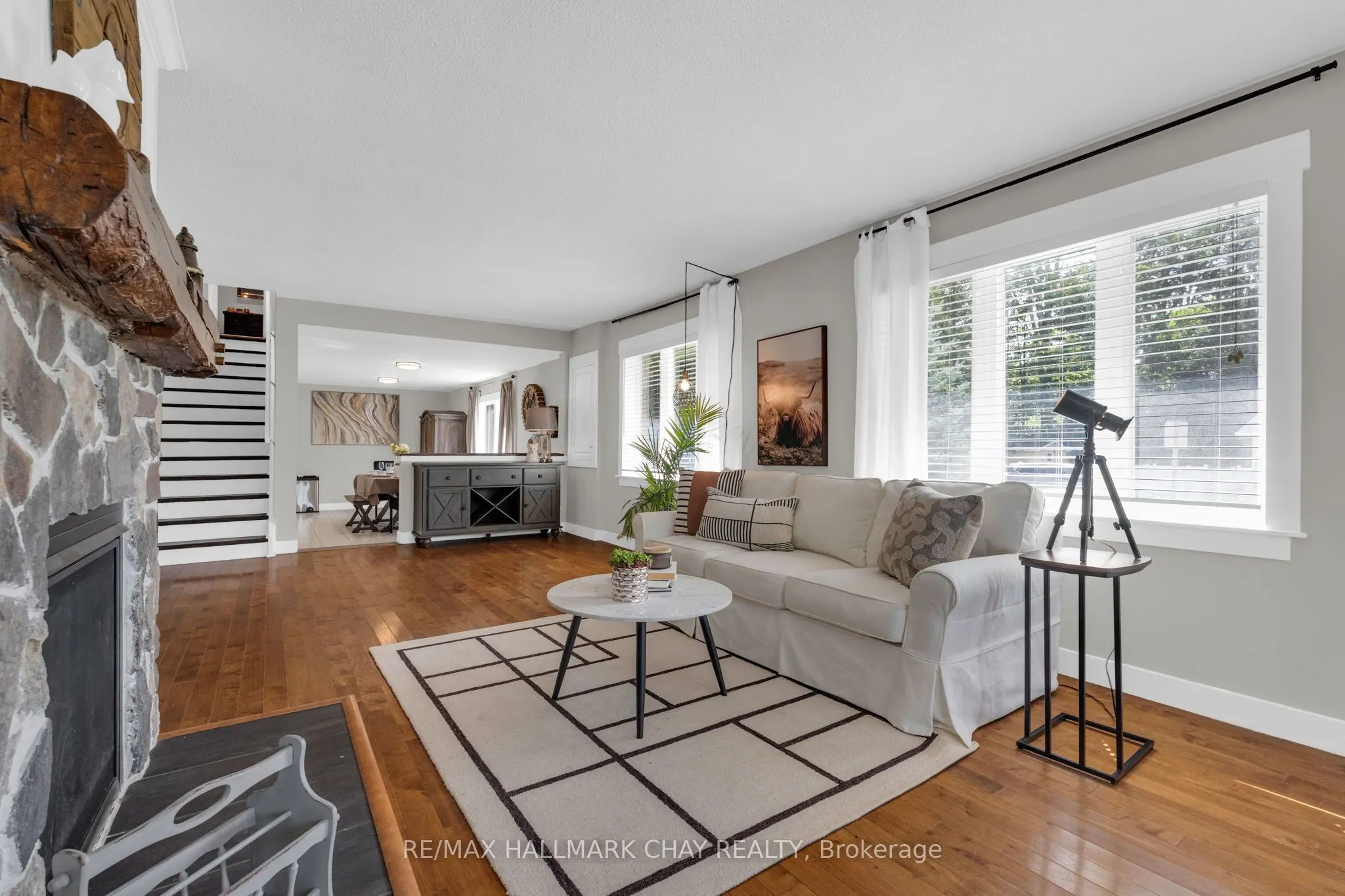 47 Lakeside Drive