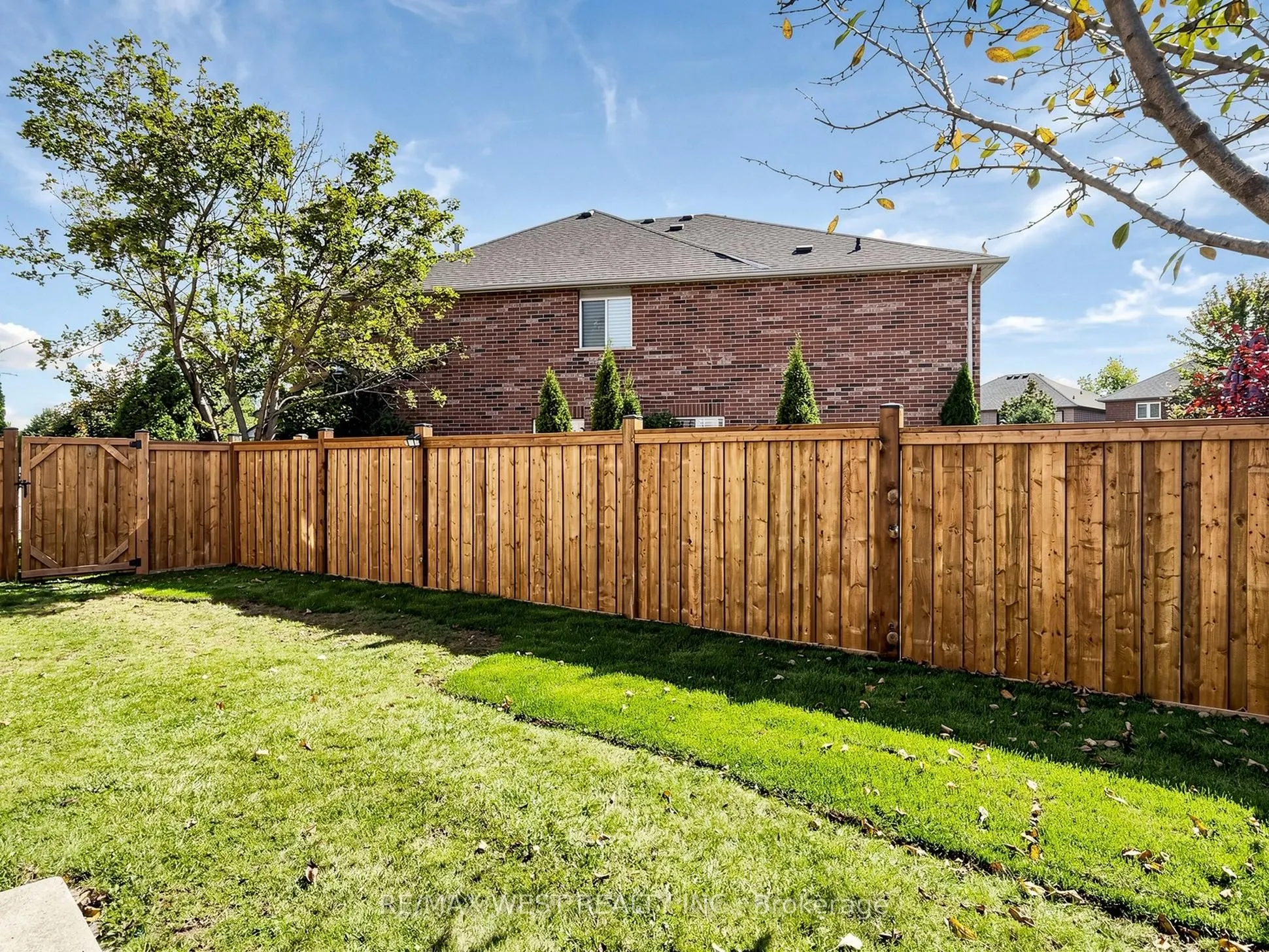 63 Echo Ridge Crescent