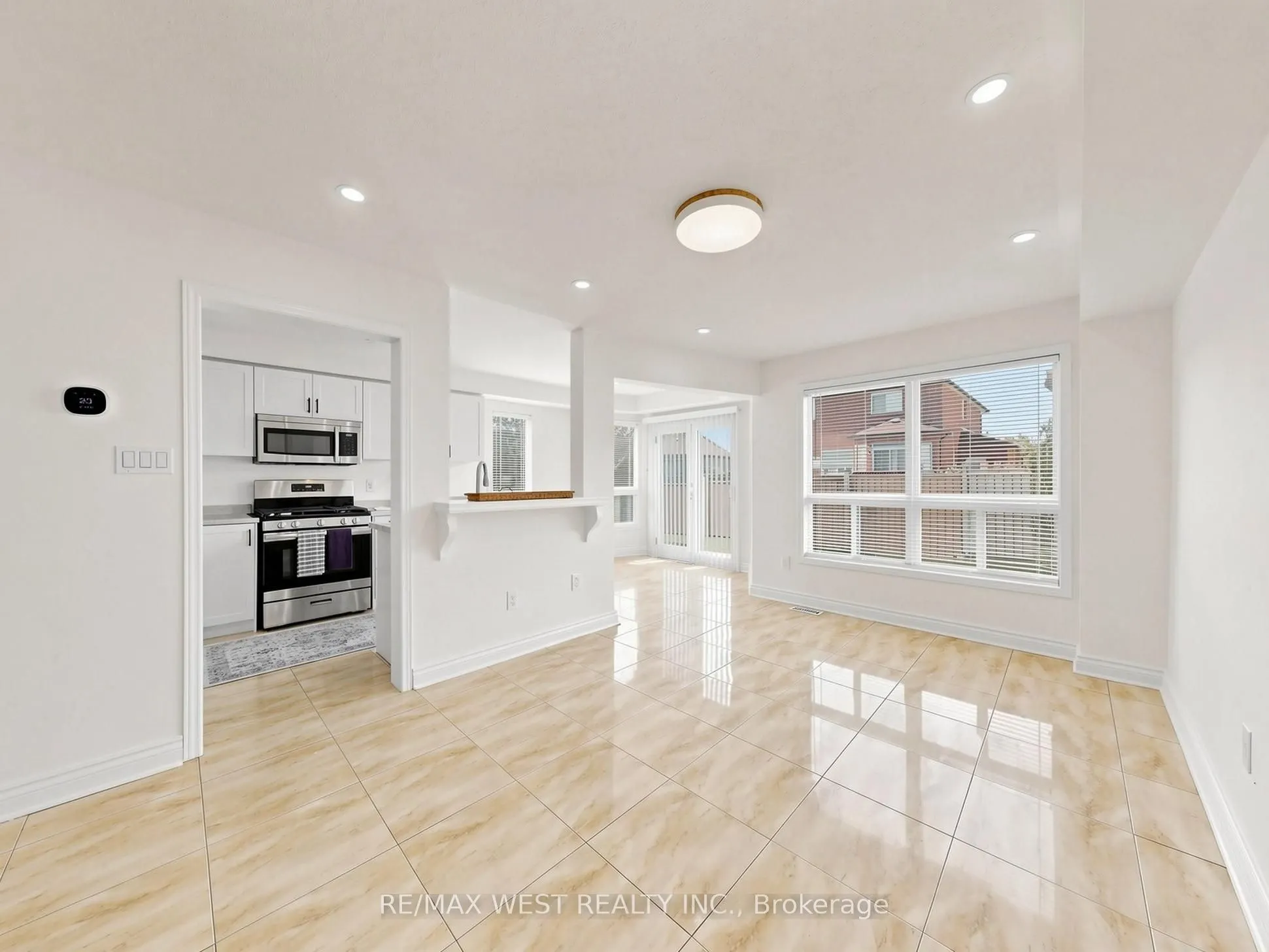63 Echo Ridge Crescent