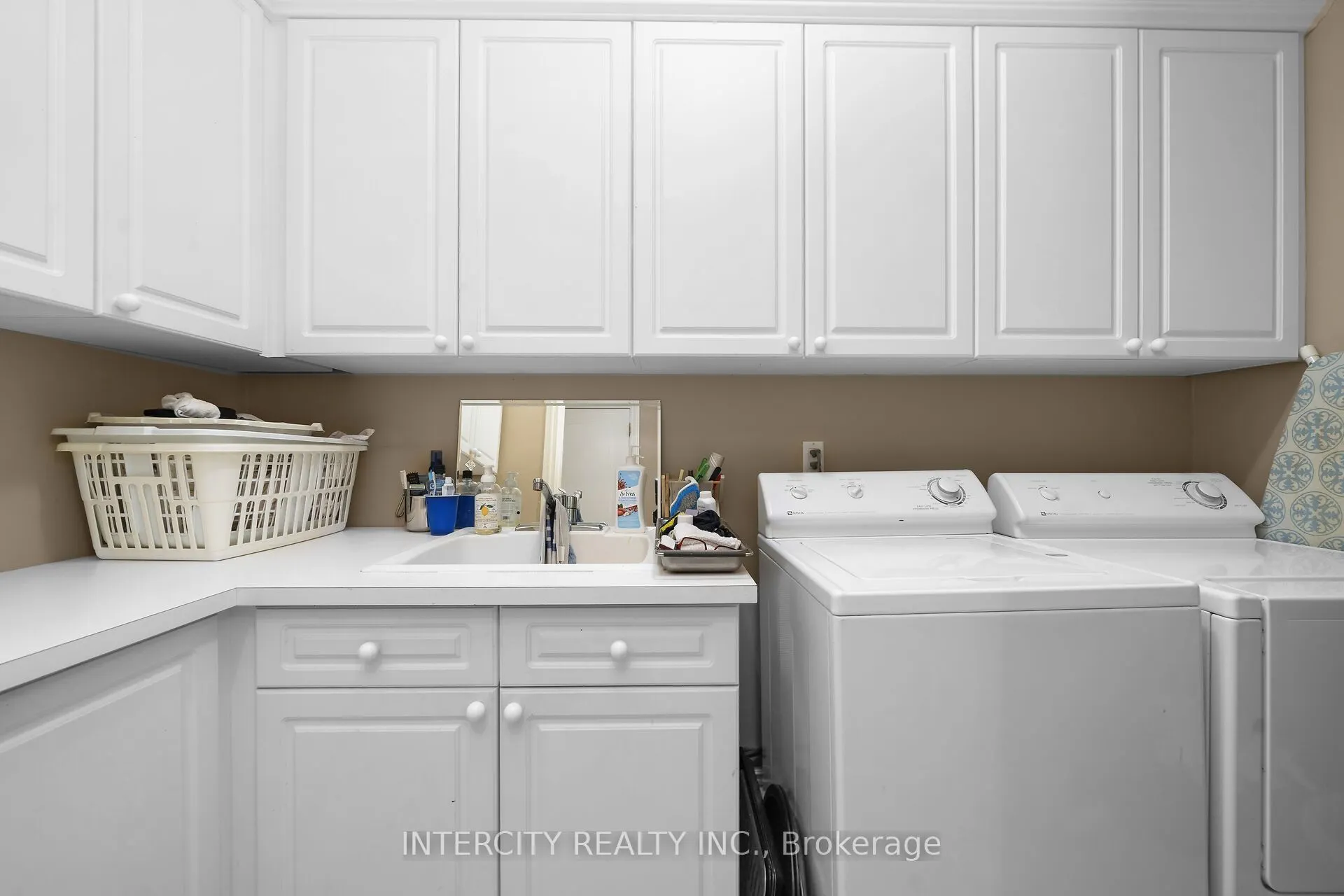 59 Kimber Crescent