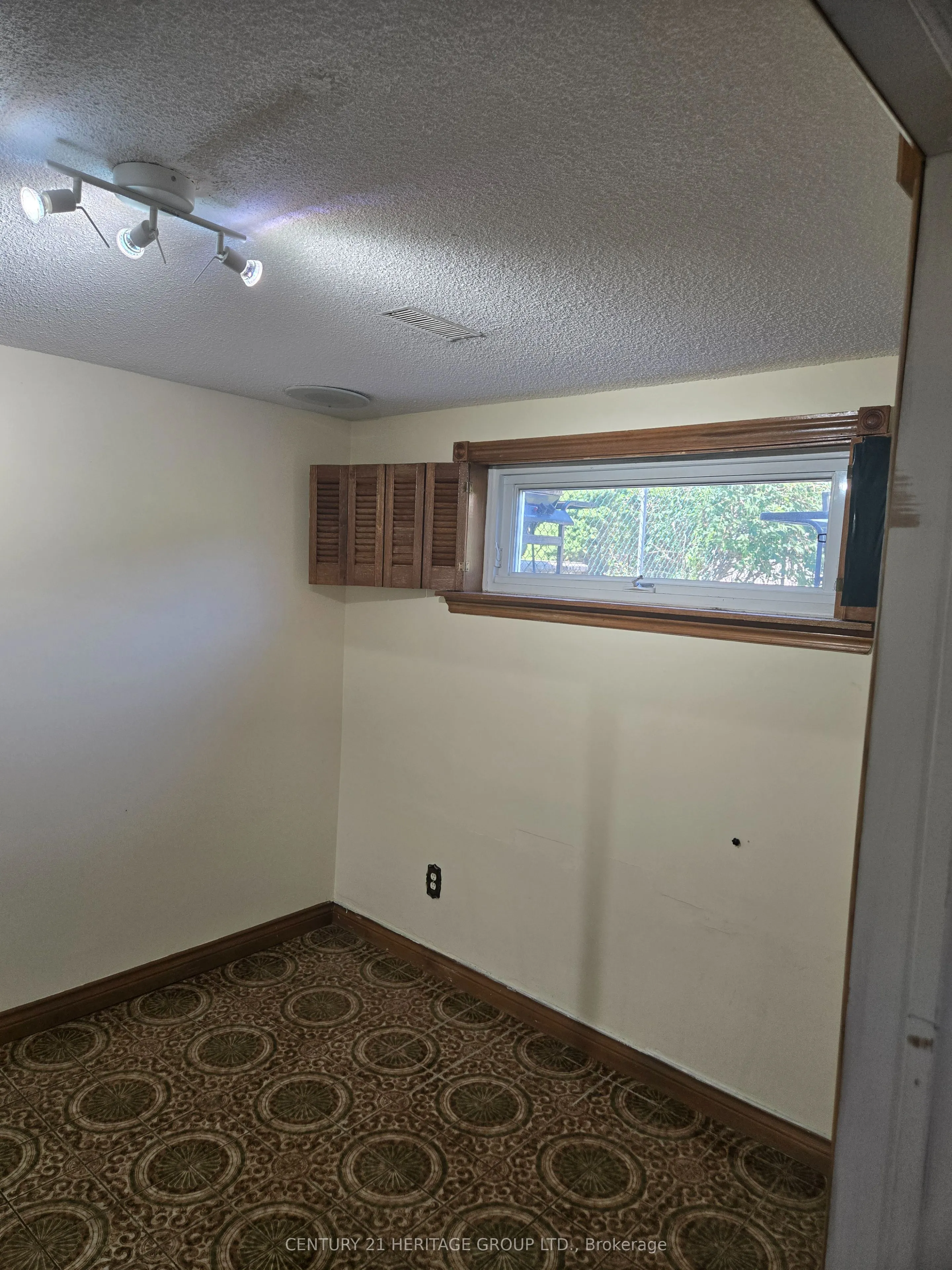 60 Albany Drive #Bsmt