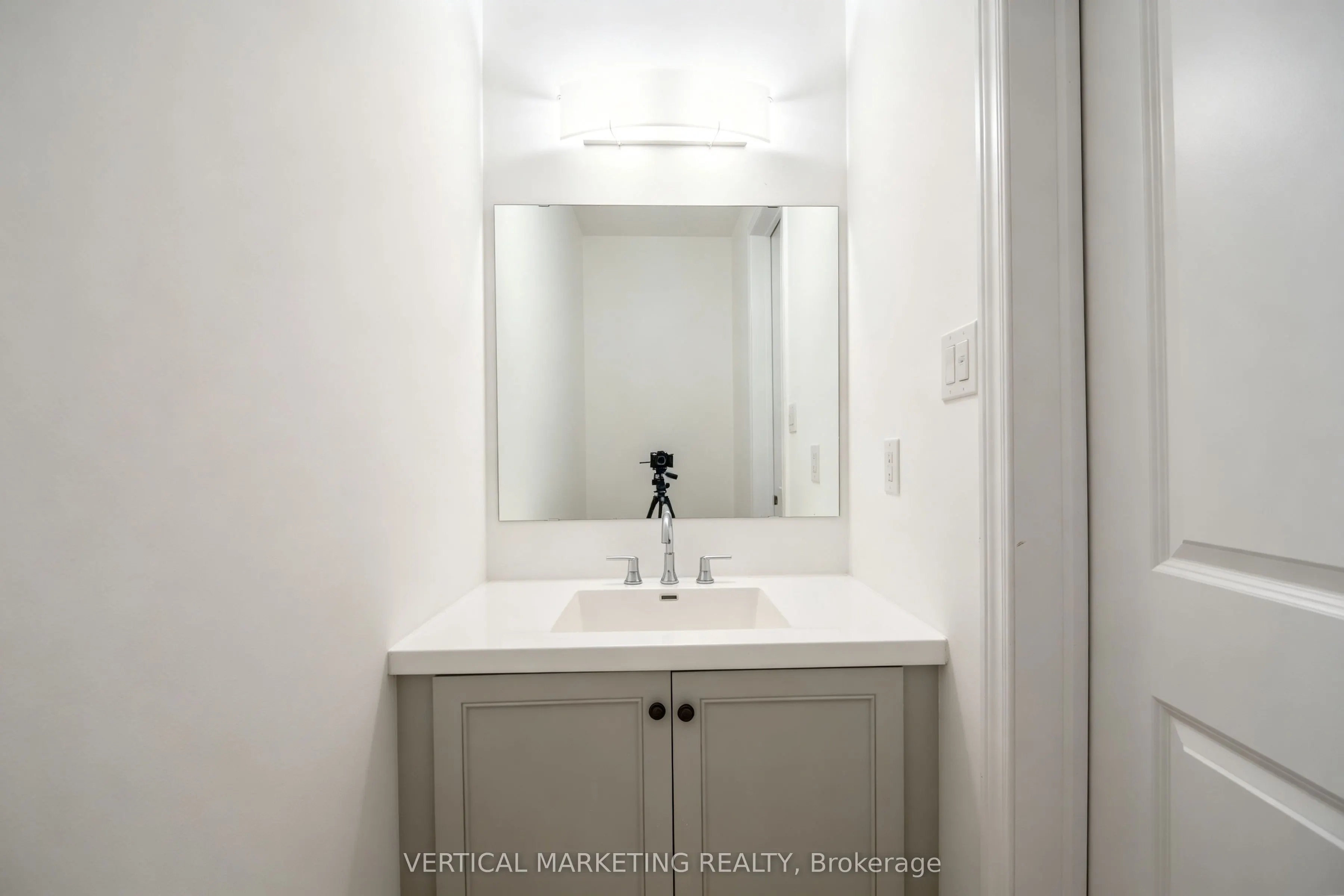 587 Marc Santi Boulevard