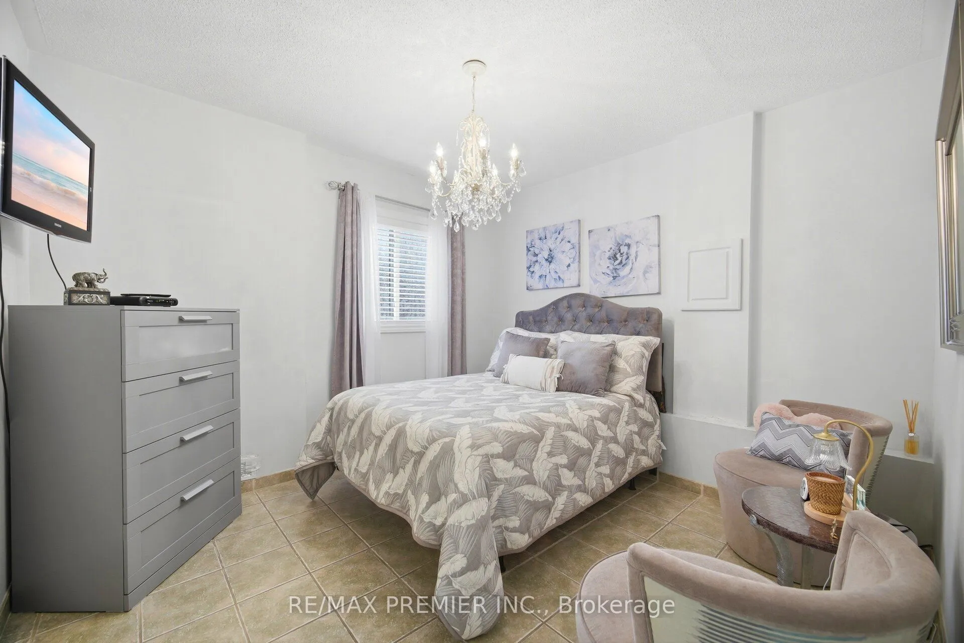 137 Blackthorn Drive