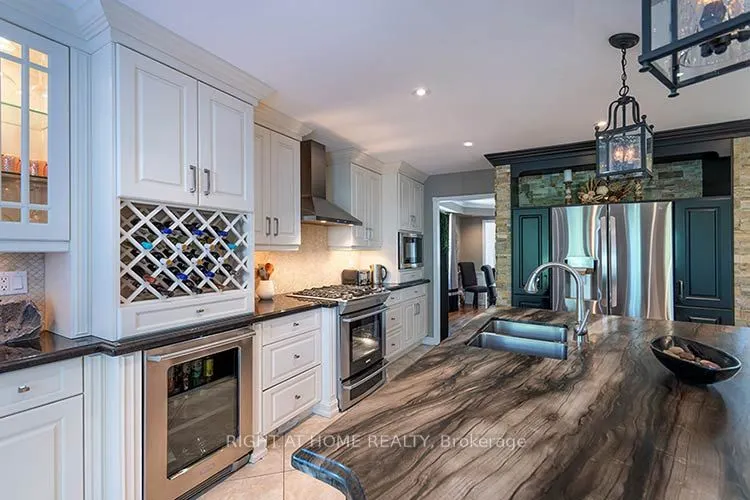 143 Carlyle Crescent