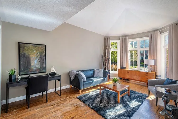 143 Carlyle Crescent