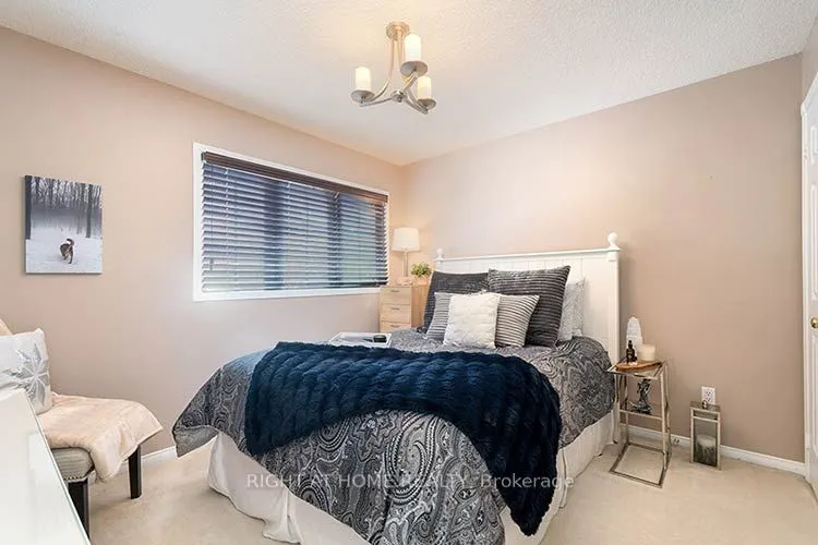 143 Carlyle Crescent