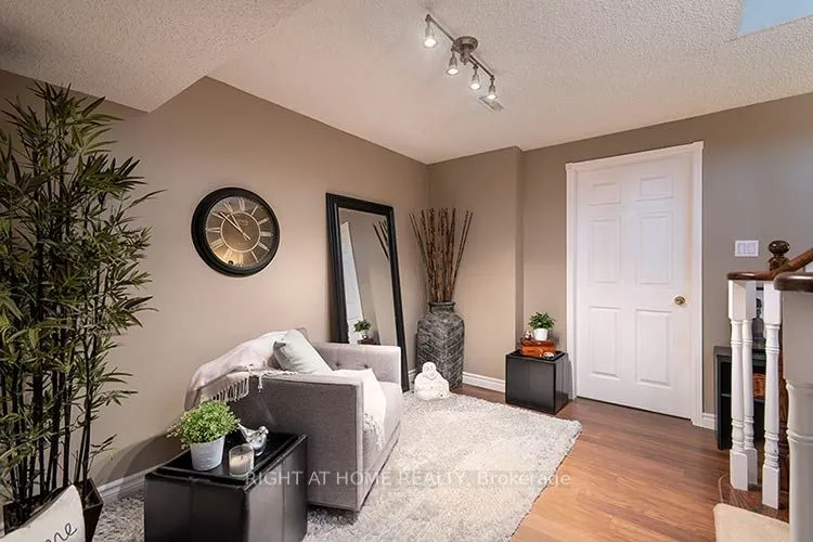 143 Carlyle Crescent