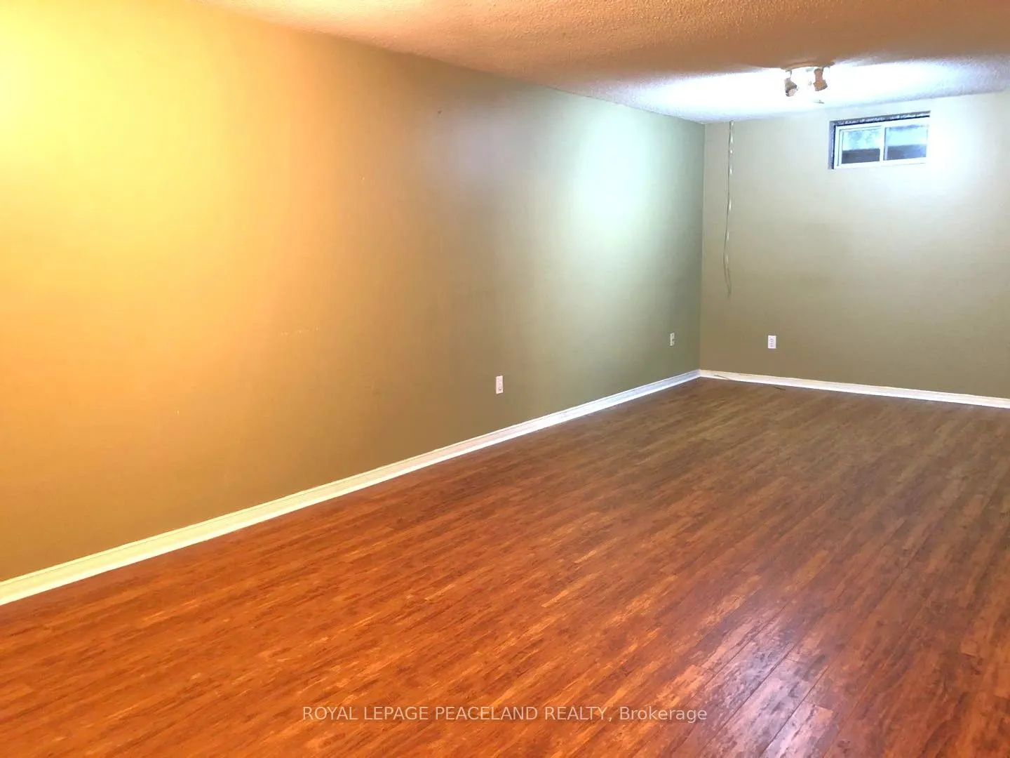375 Pickering Crescent