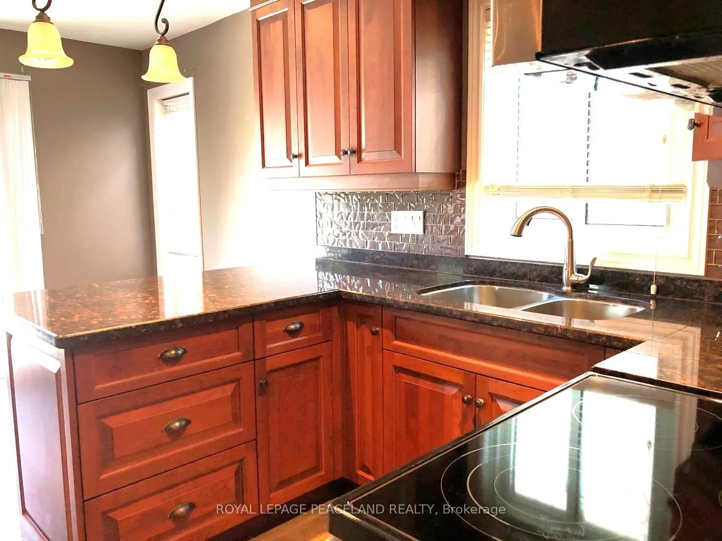 375 Pickering Crescent