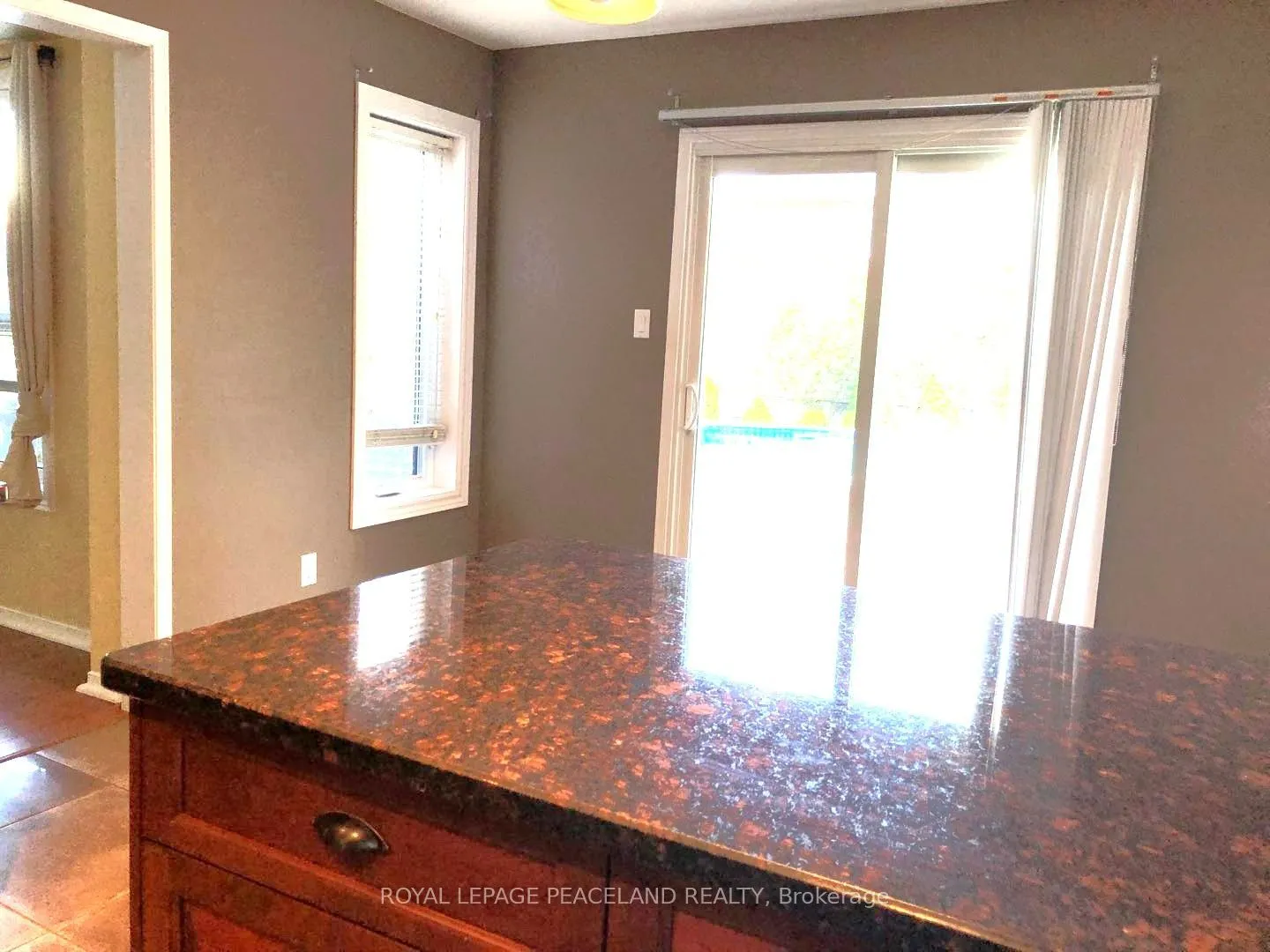 375 Pickering Crescent