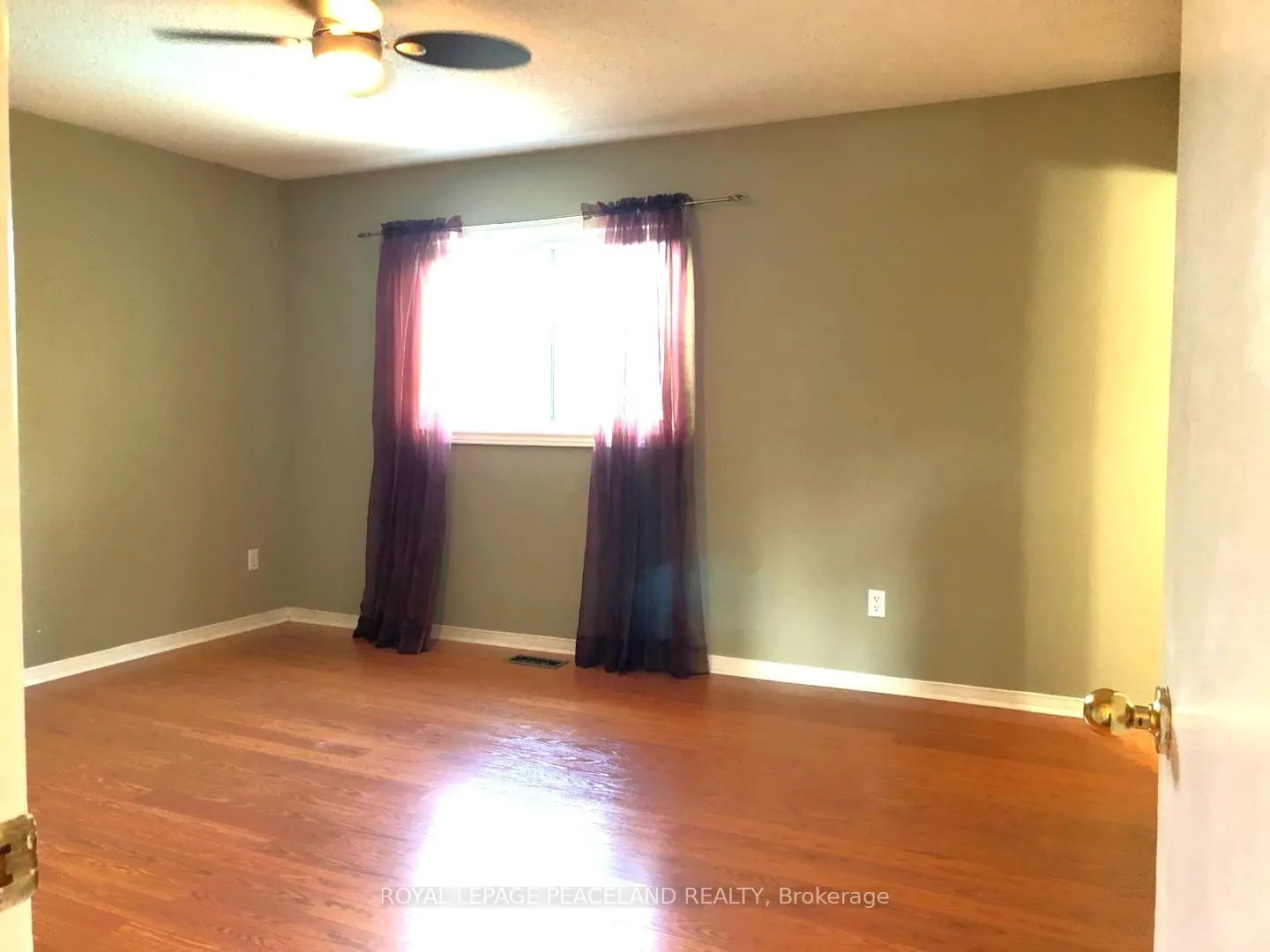 375 Pickering Crescent