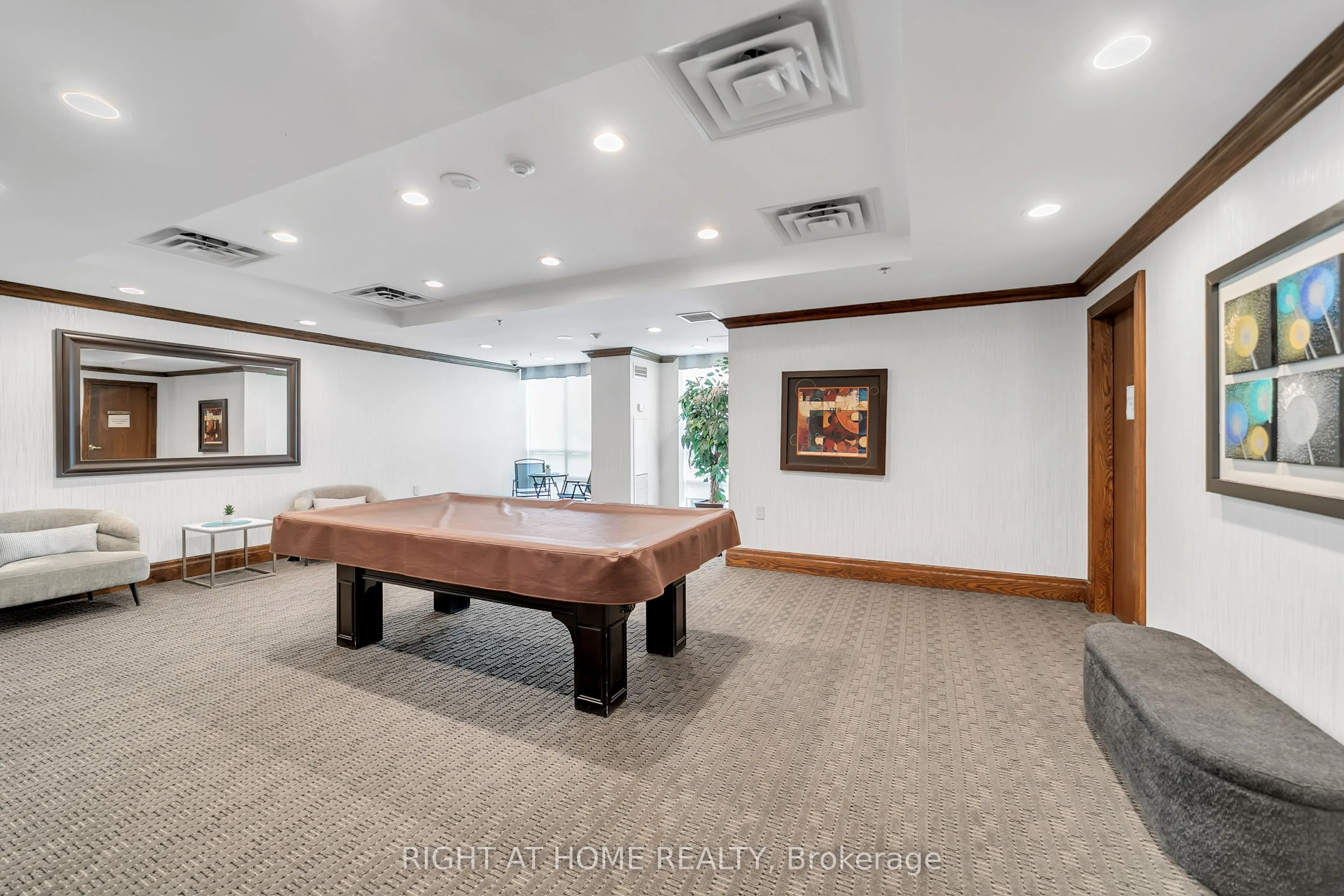 11 Oneida Crescent #1202