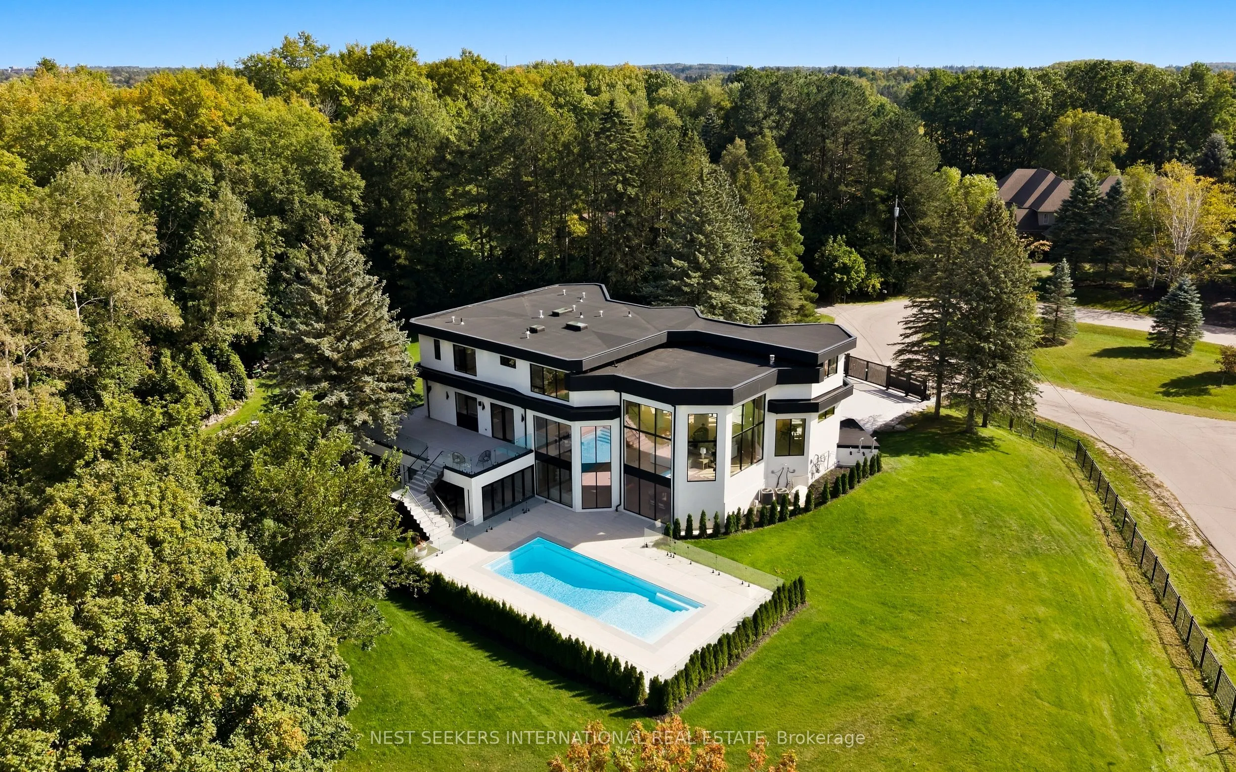 2 Champlain Crescent