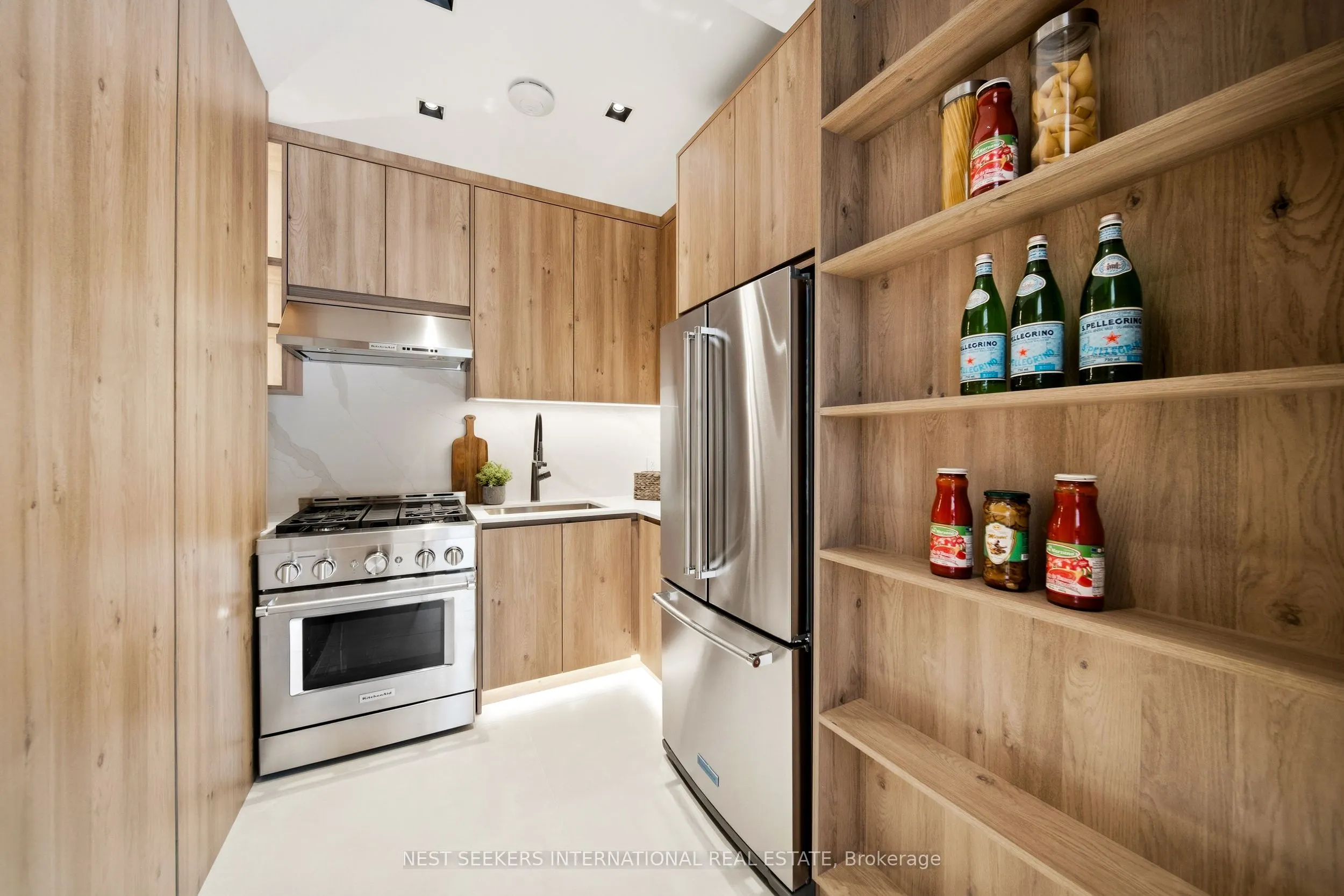 2 Champlain Crescent