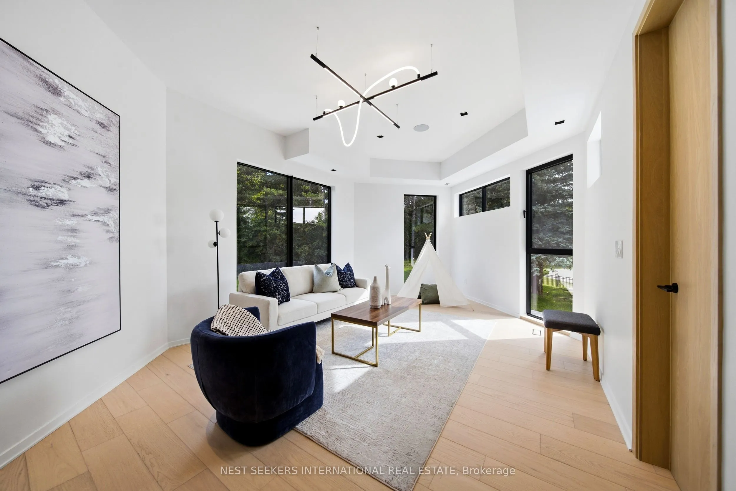 2 Champlain Crescent