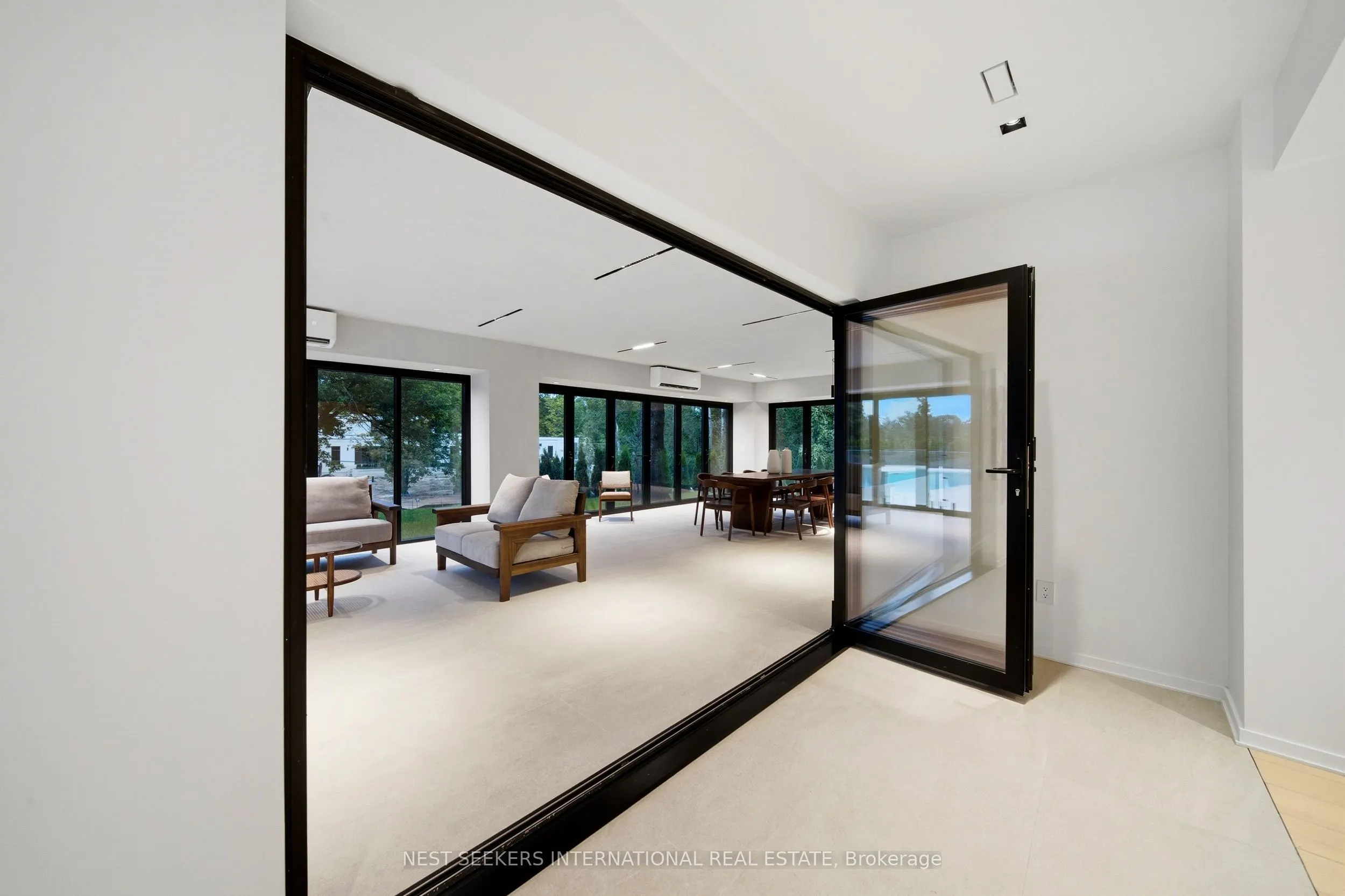 2 Champlain Crescent