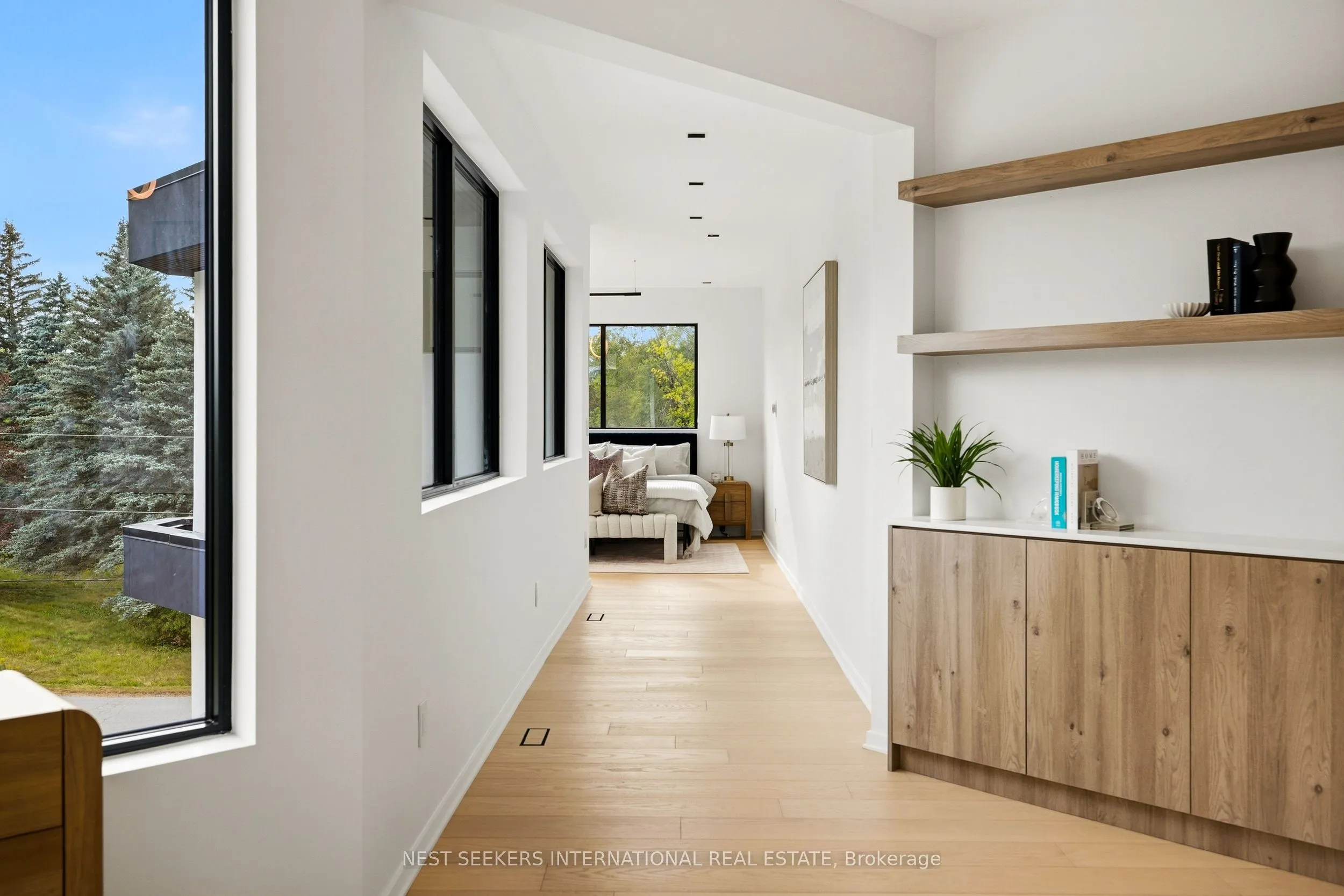 2 Champlain Crescent