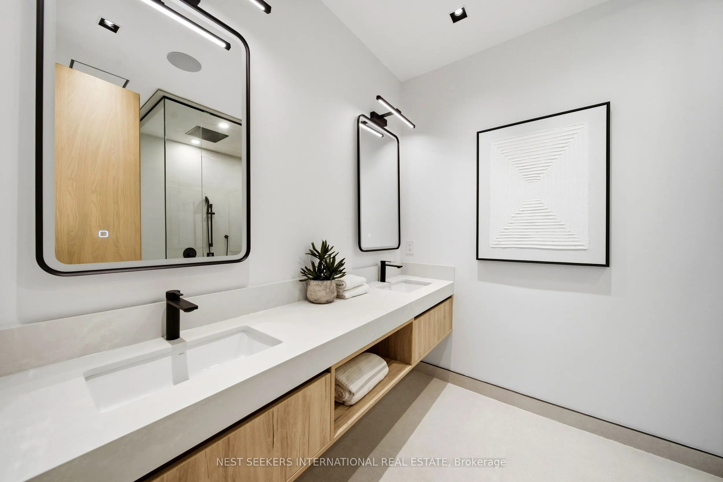 2 Champlain Crescent