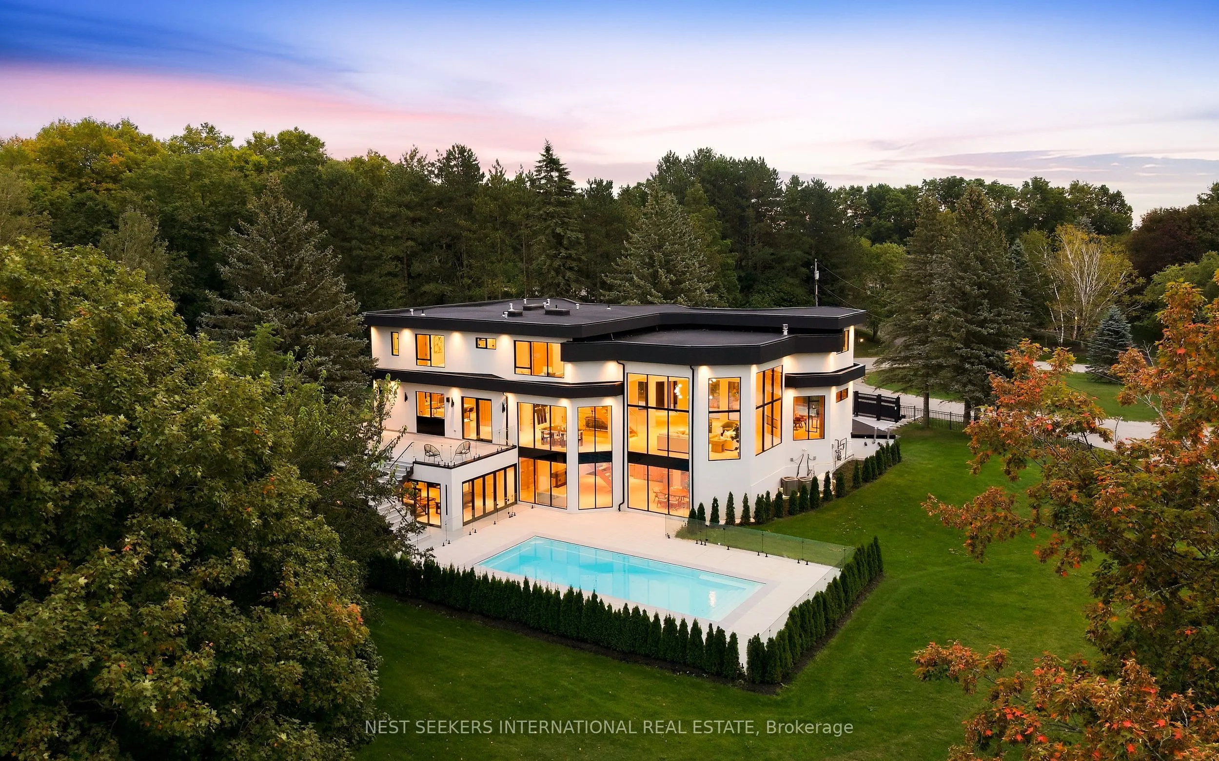 2 Champlain Crescent