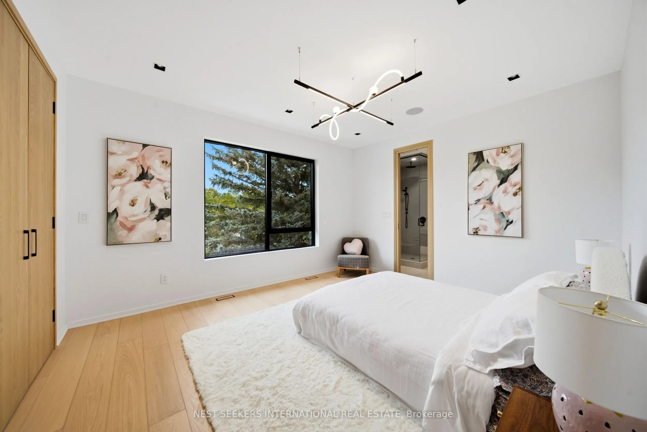 2 Champlain Crescent