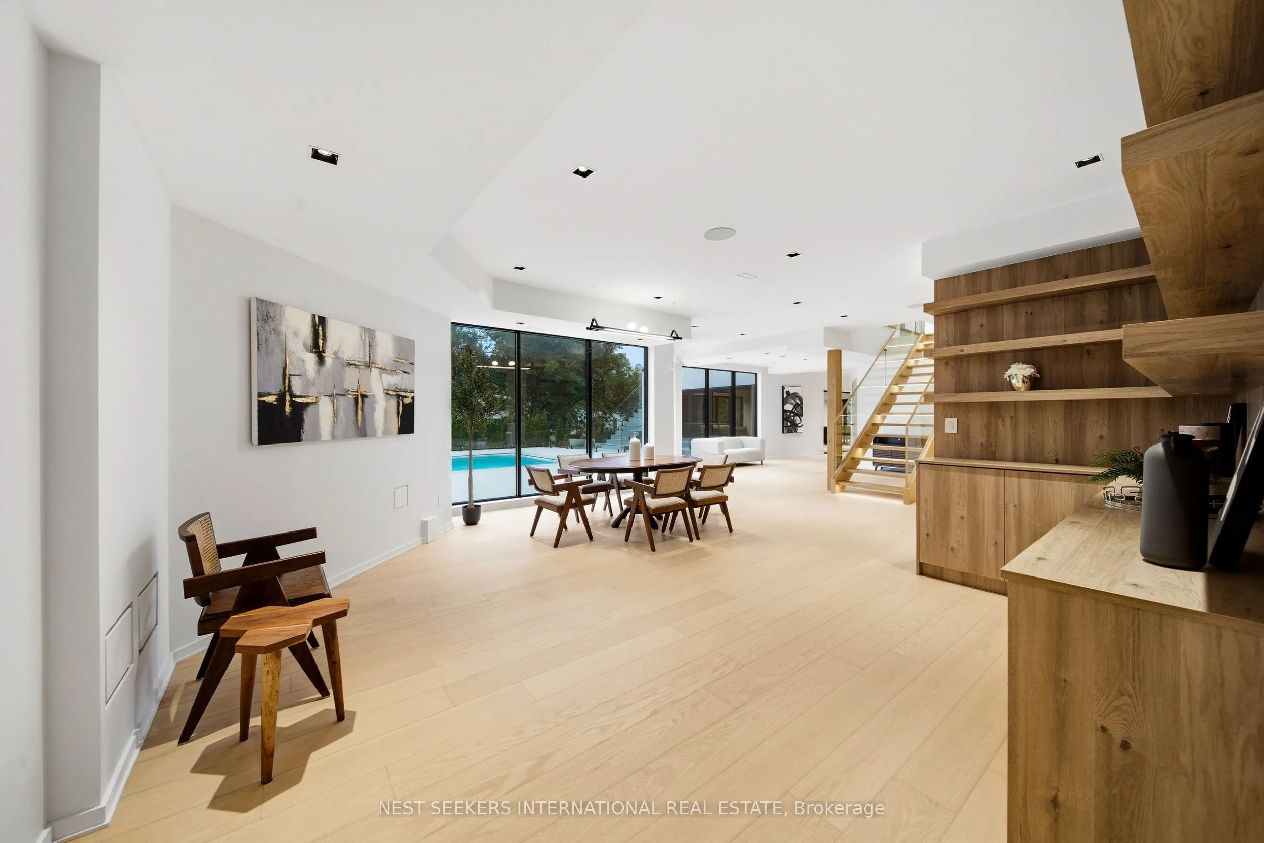 2 Champlain Crescent