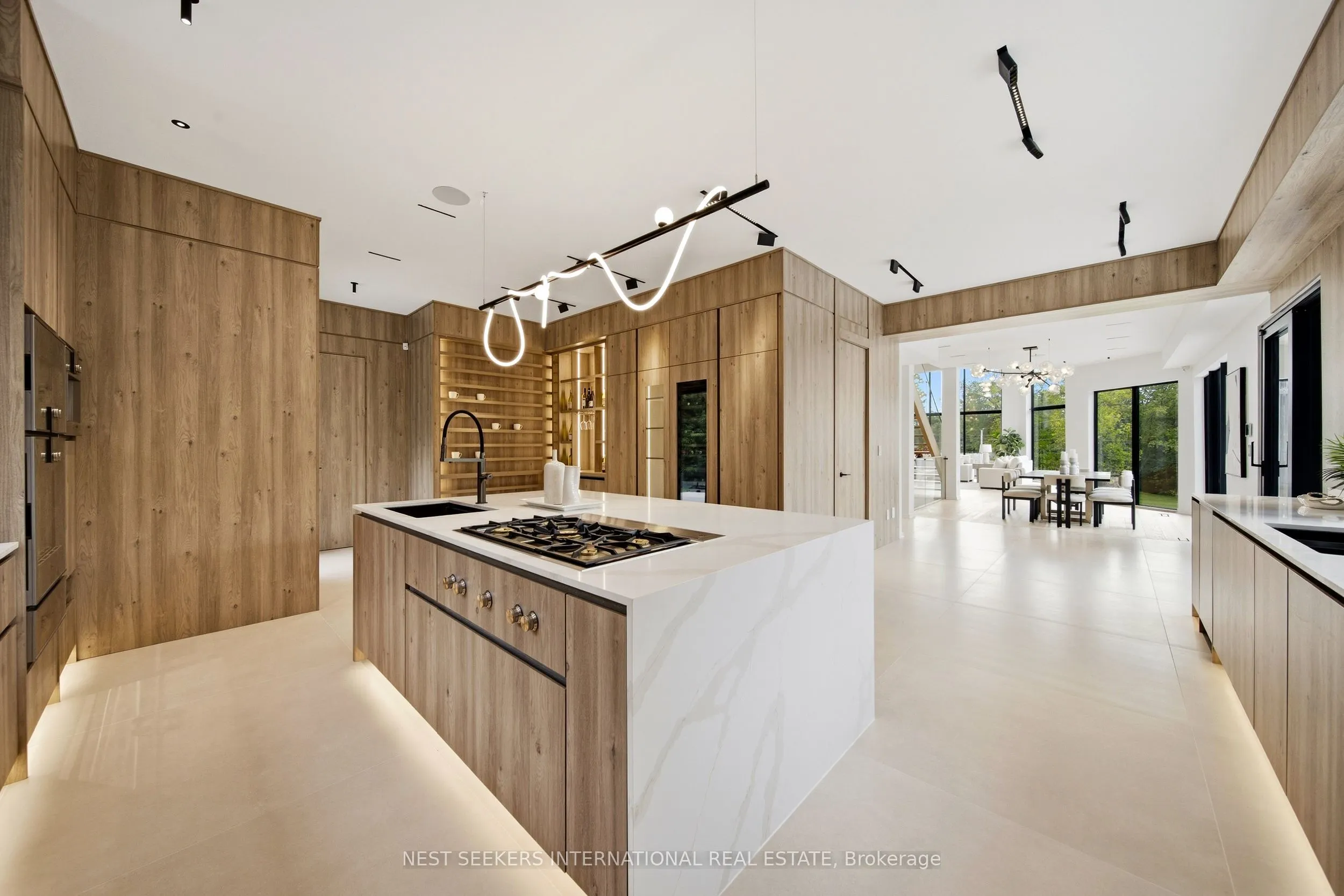 2 Champlain Crescent