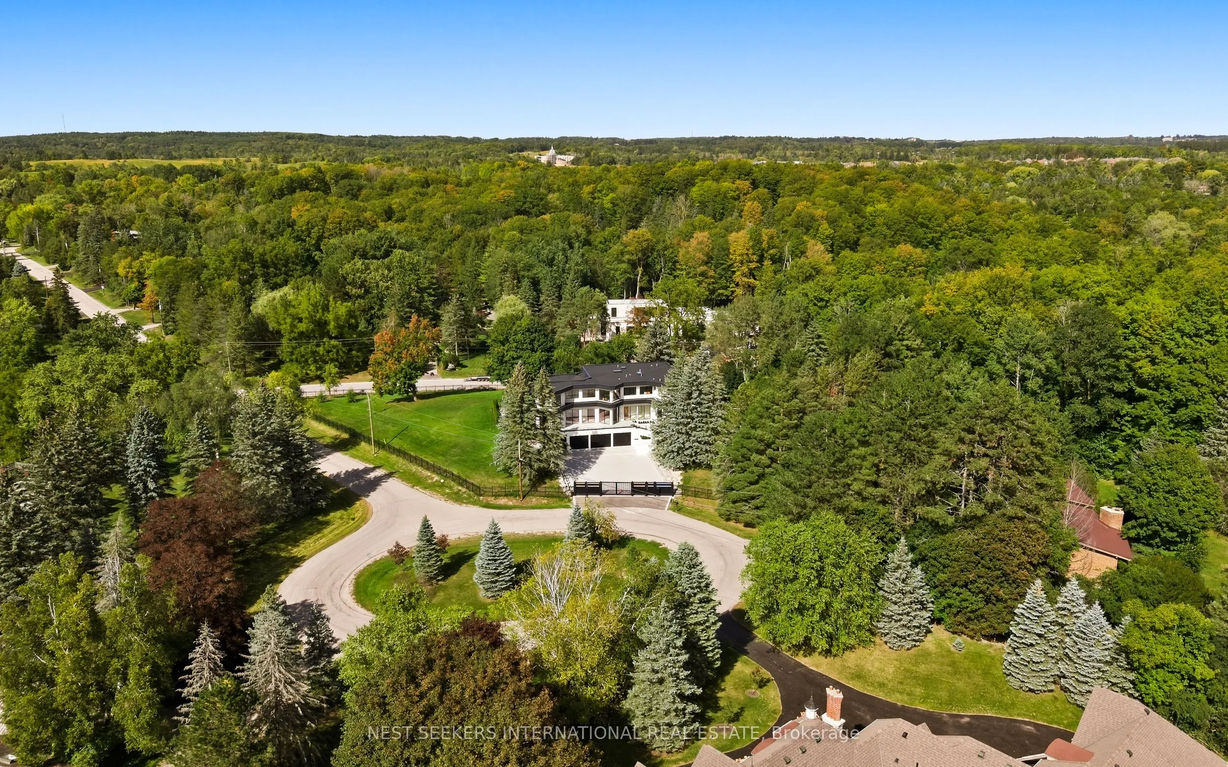 2 Champlain Crescent